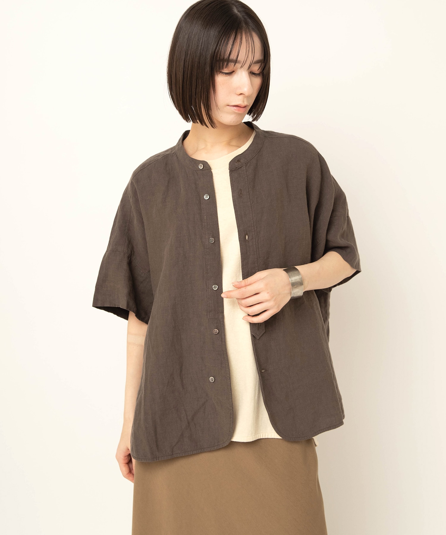 ダークブラウン