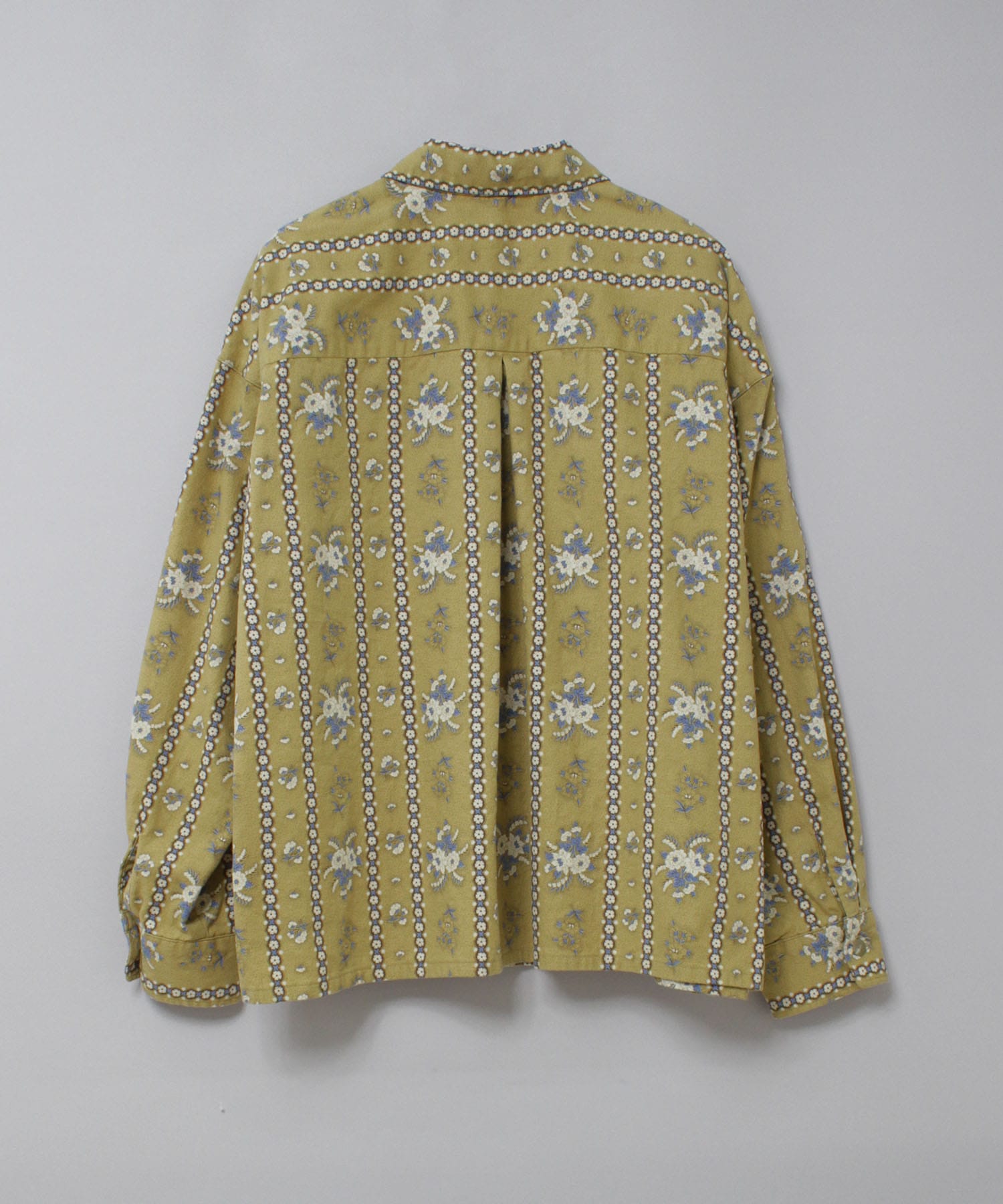 ベージュイエロー