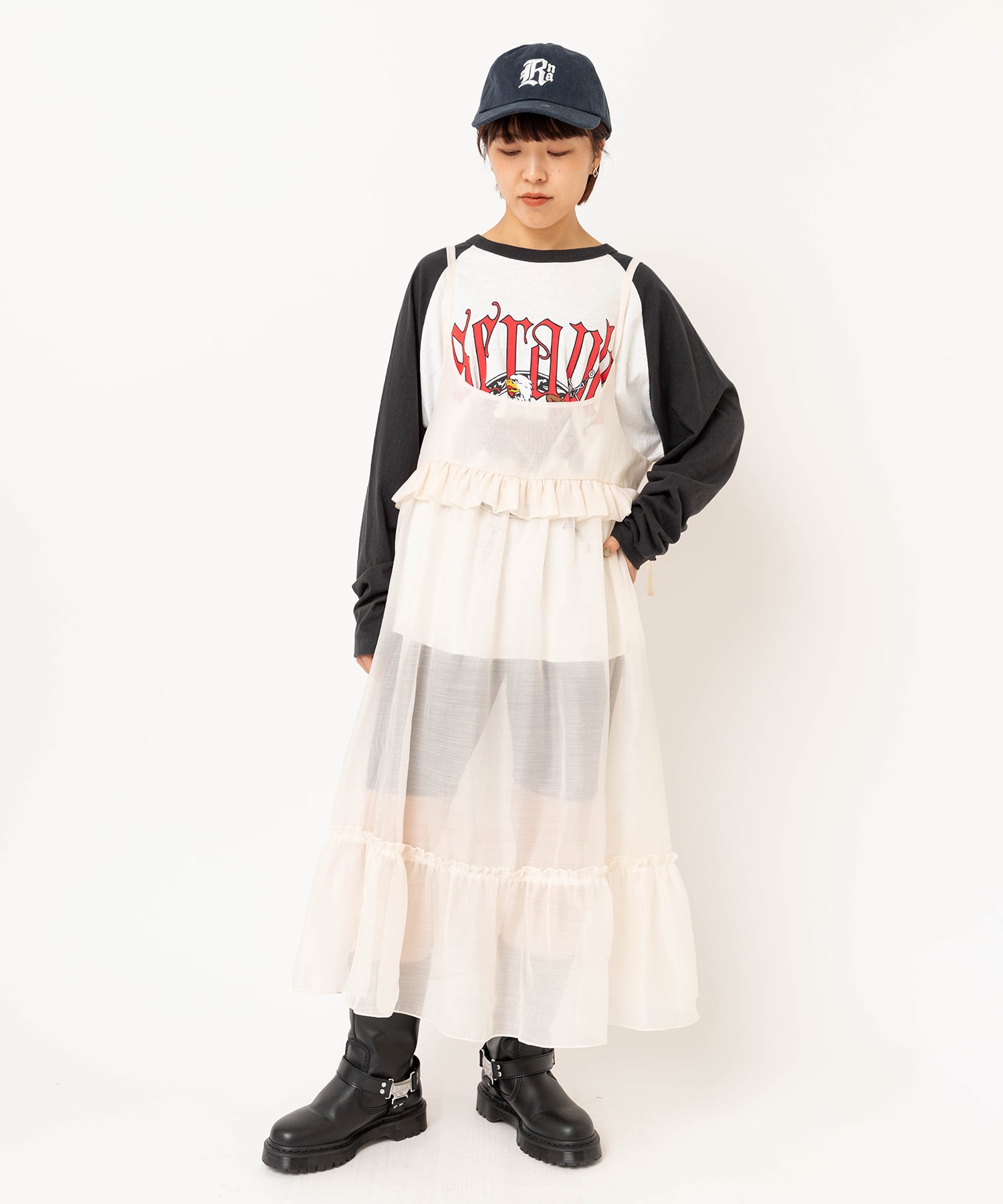 ライトベージュ