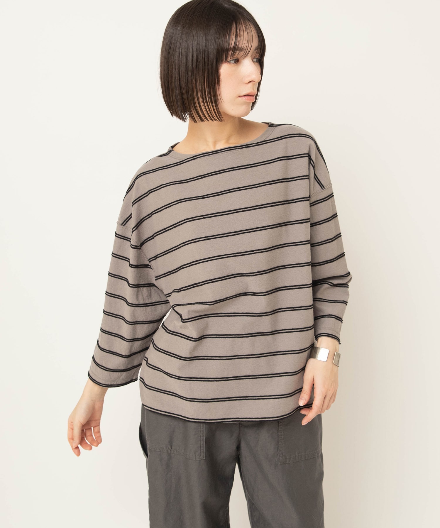 グレー/ブラック