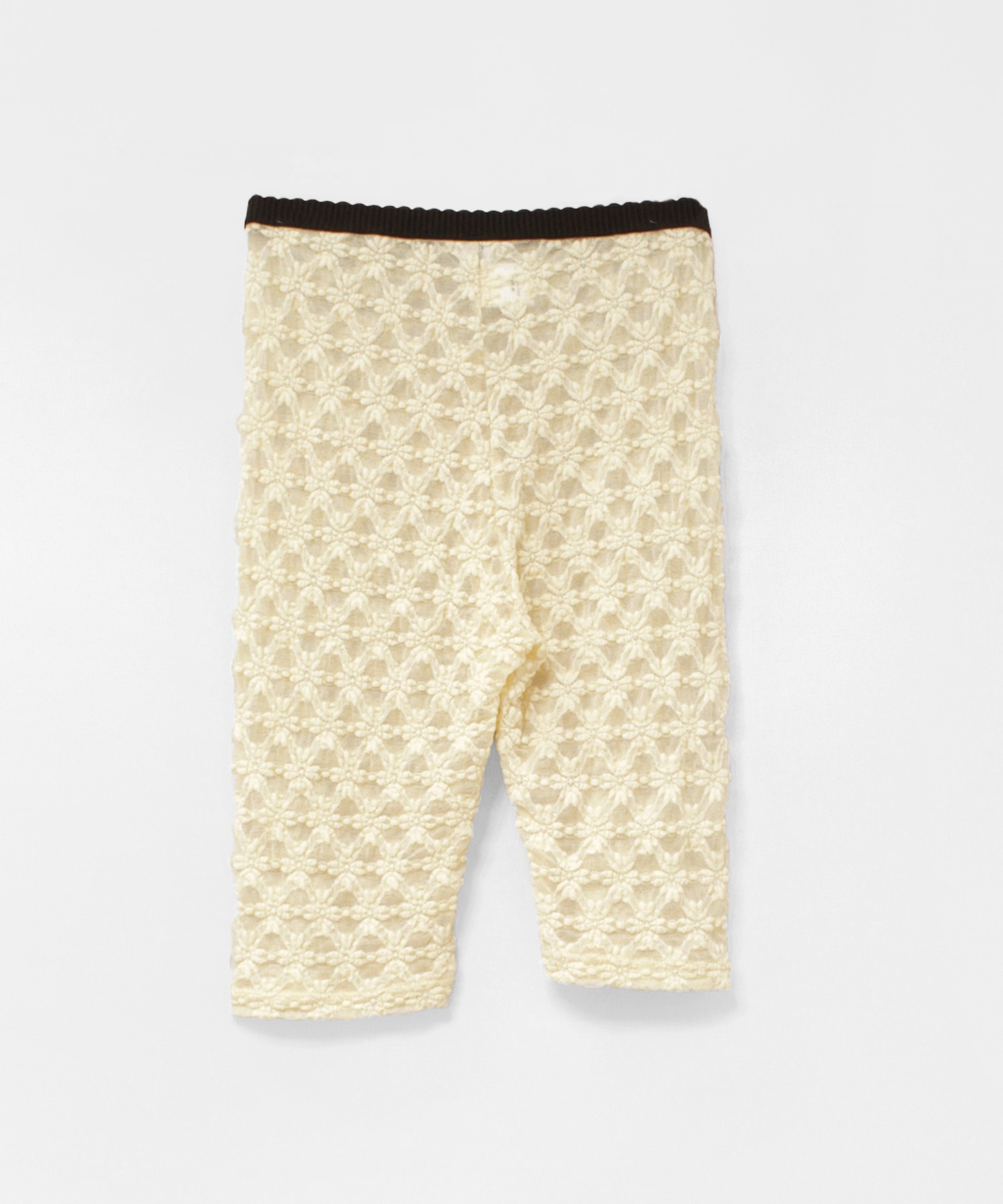 クリームイエロー