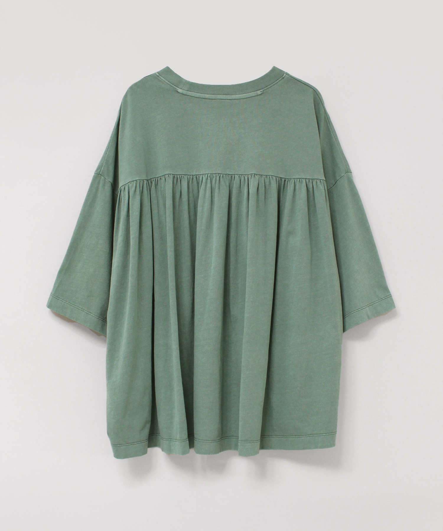 くすみグリーン