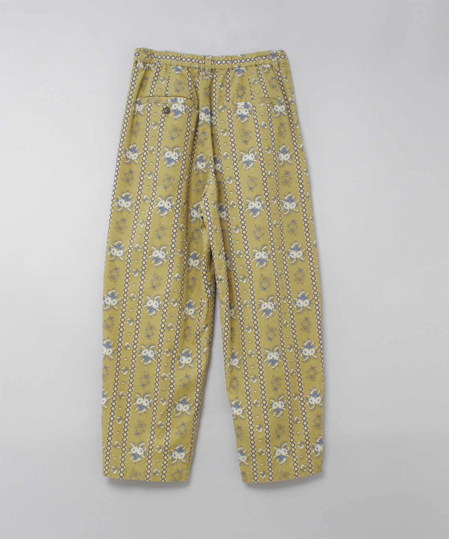 ベージュイエロー