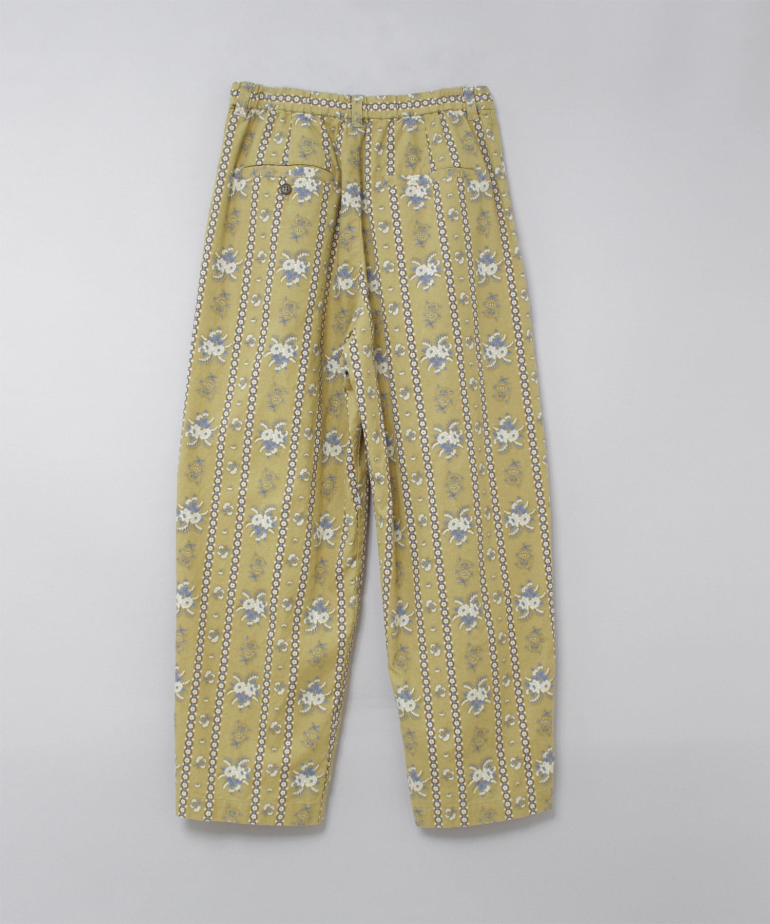 ベージュイエロー