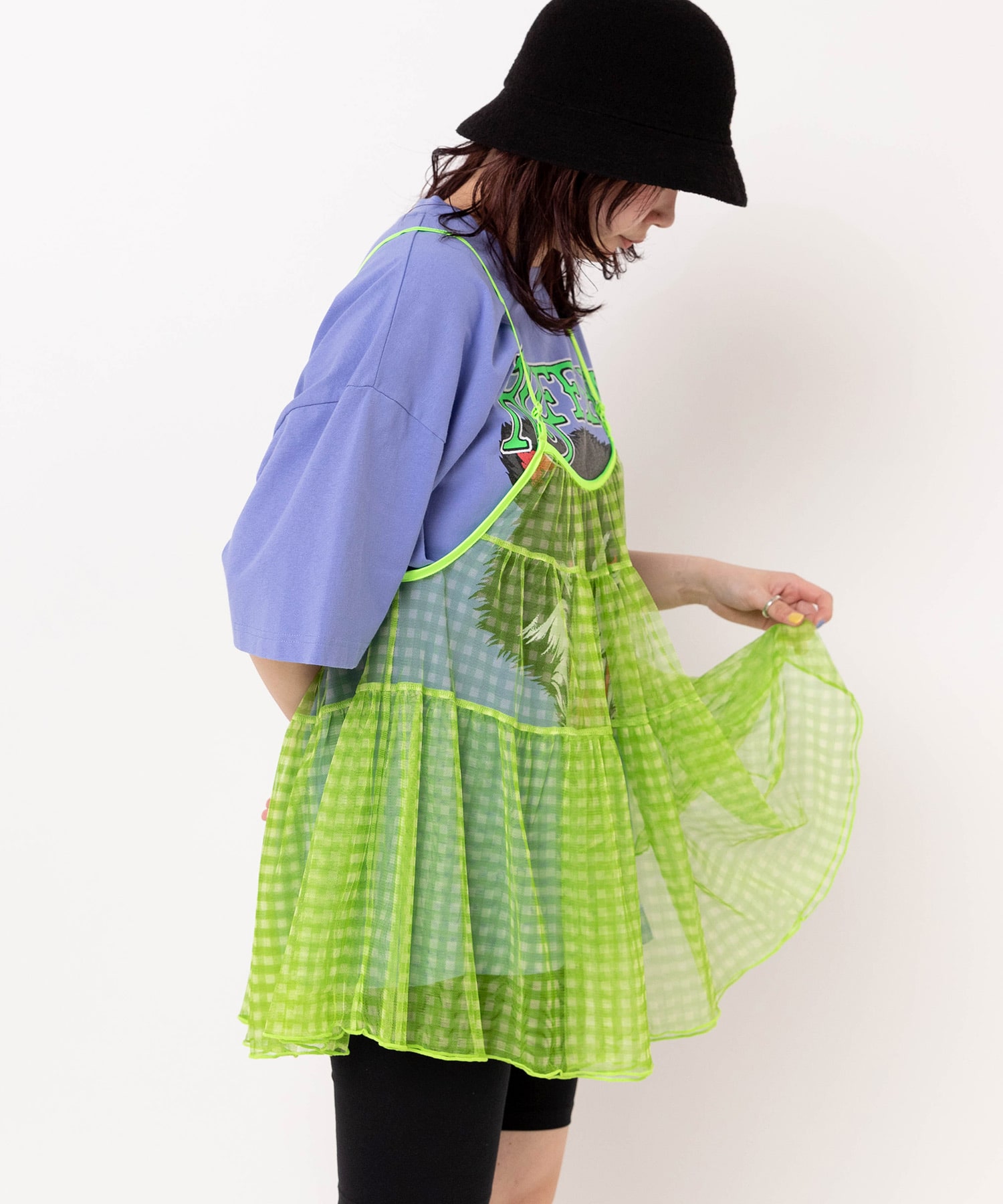 ライムグリーン