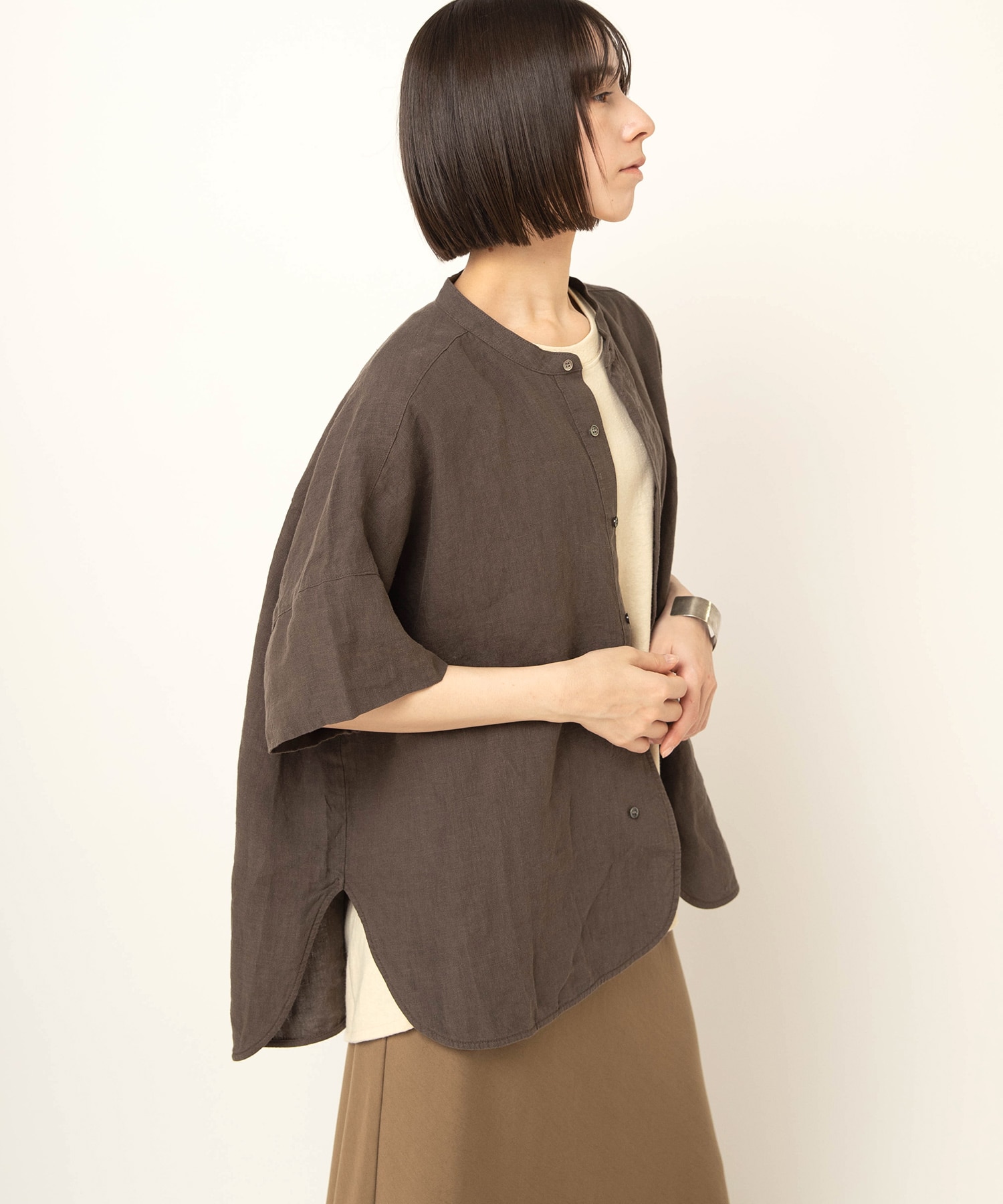 ダークブラウン