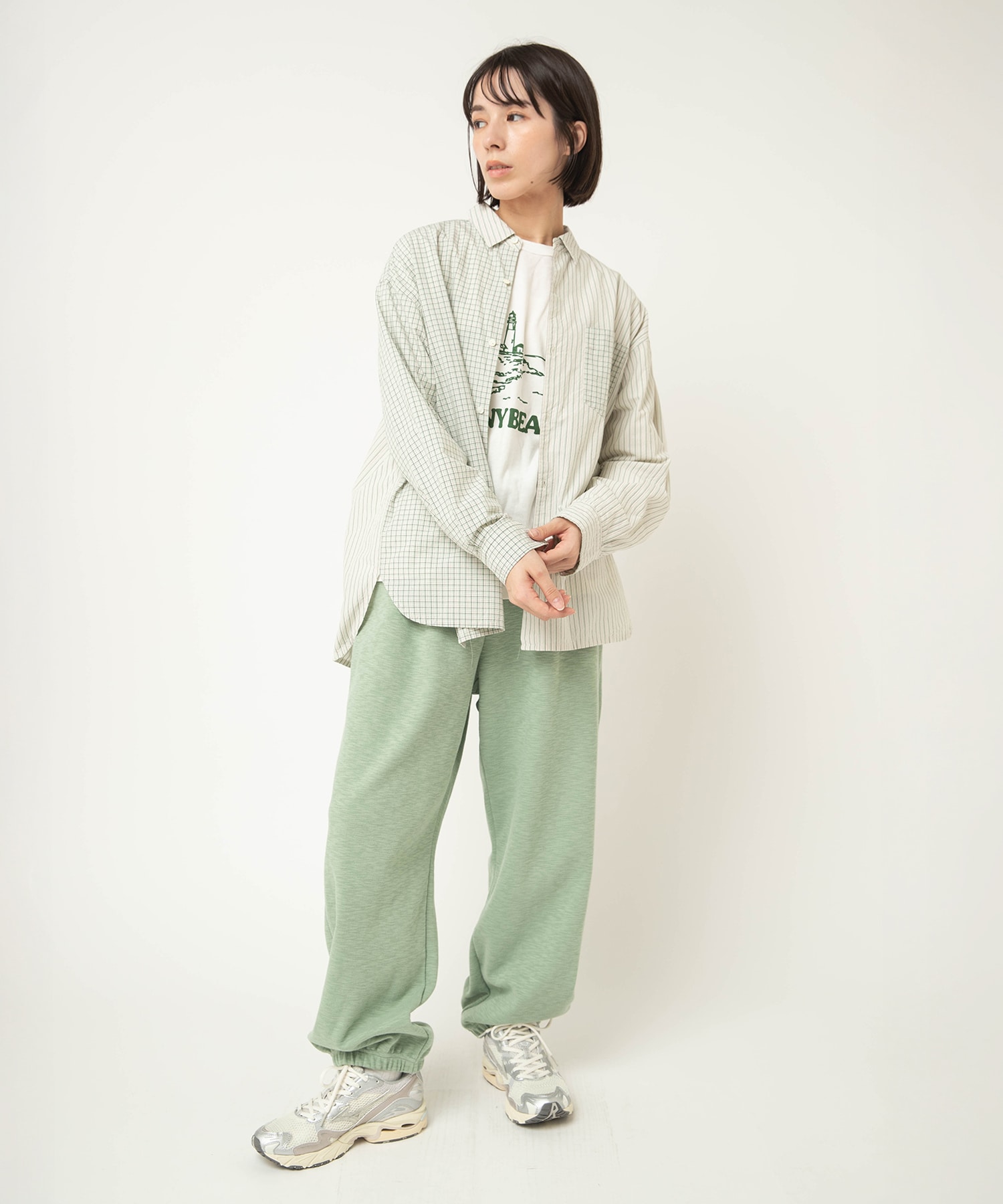 ライトグリーン