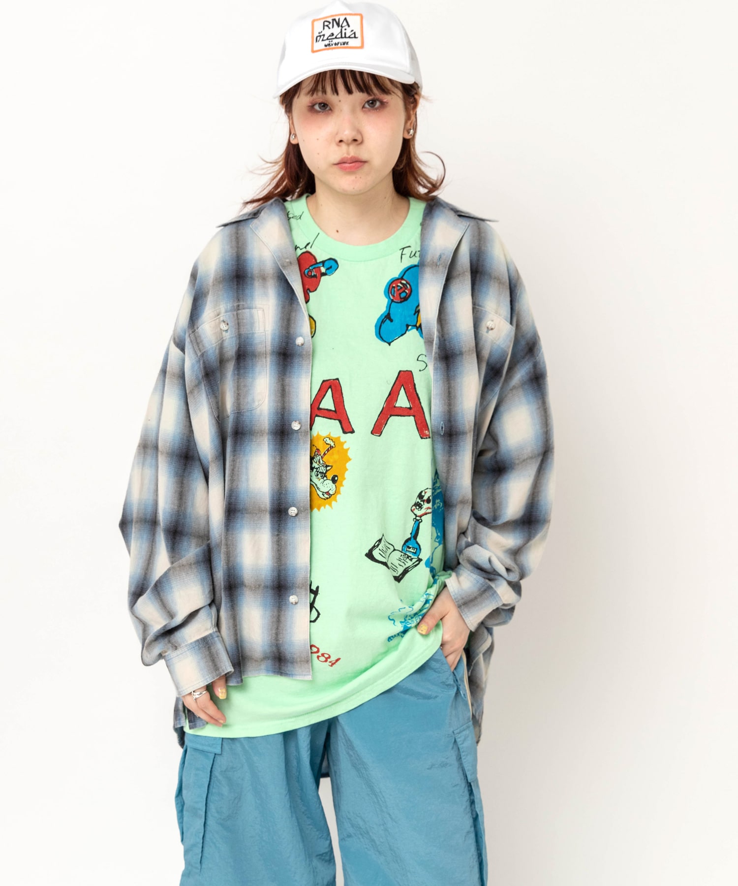 ブルー