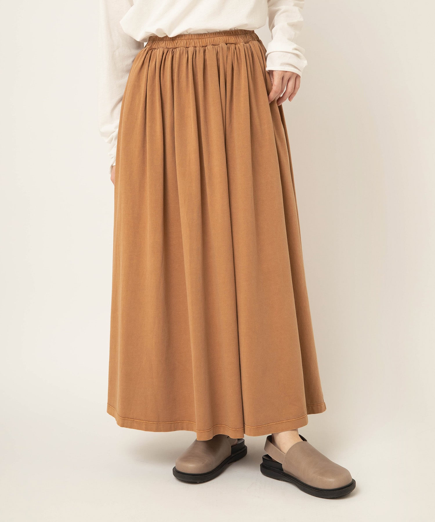 オレンジベージュ