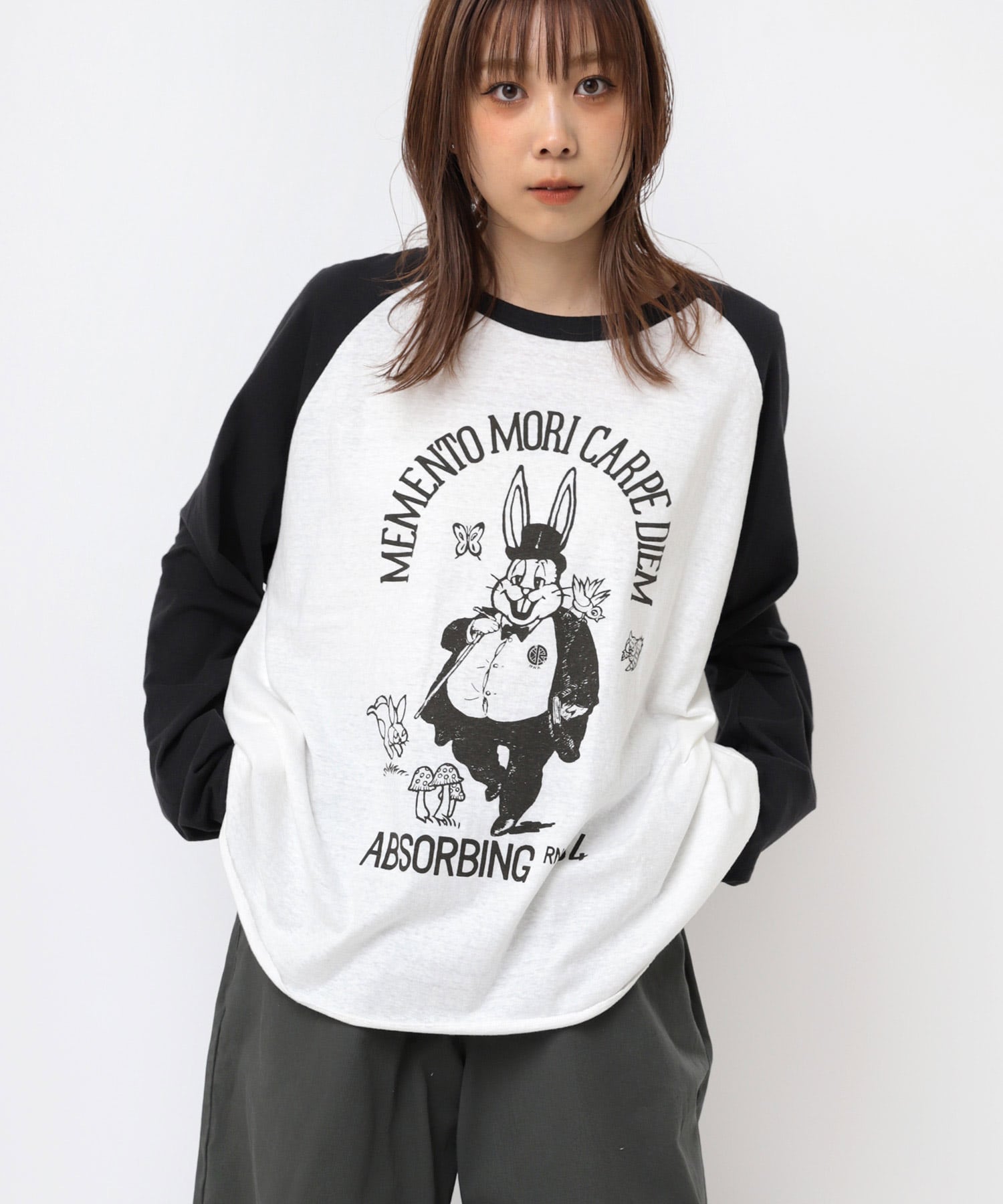 M2411 RABBIT EARLラグランロンT(M ホワイト/スミクロ