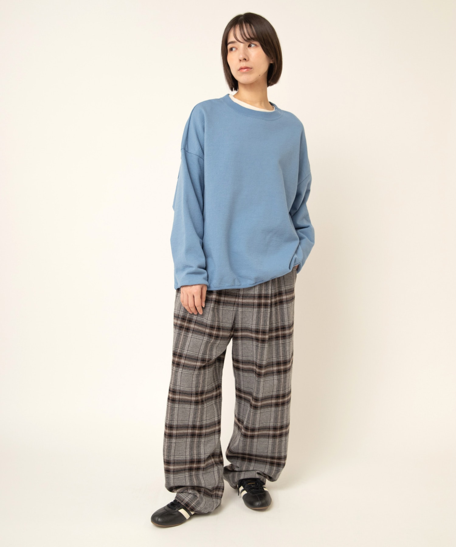 ブルー