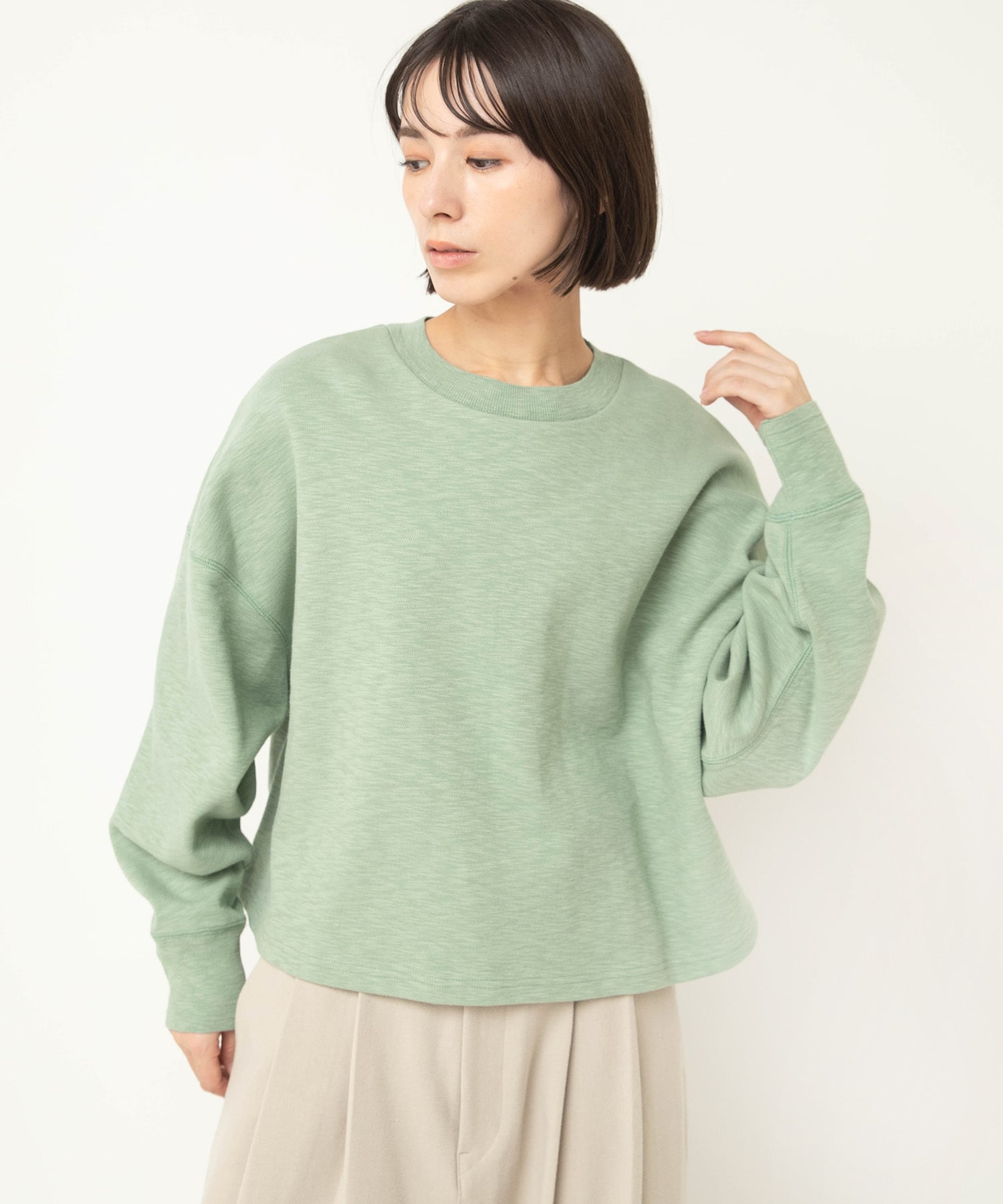 ミントグリーン