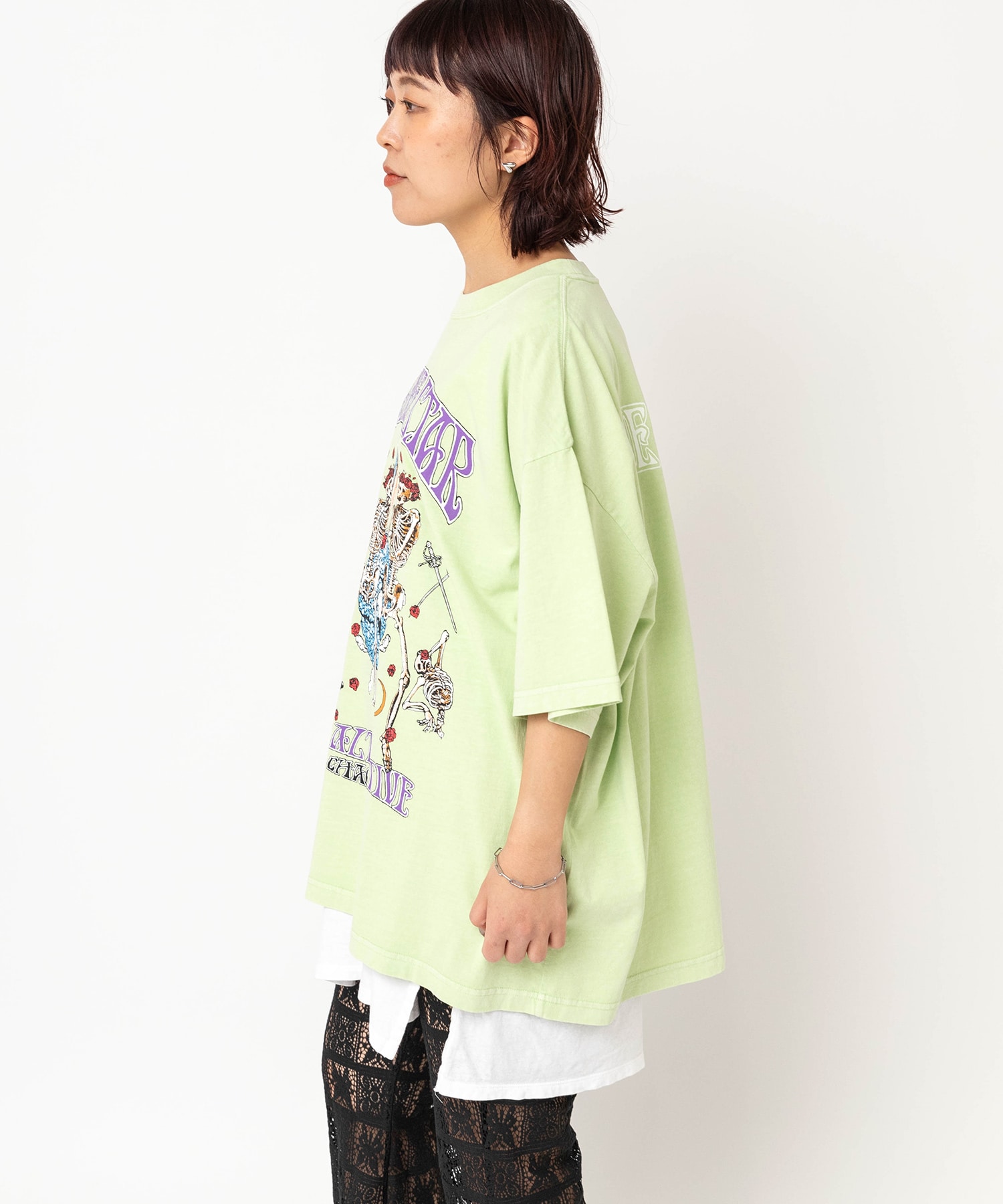 ライムグリーン