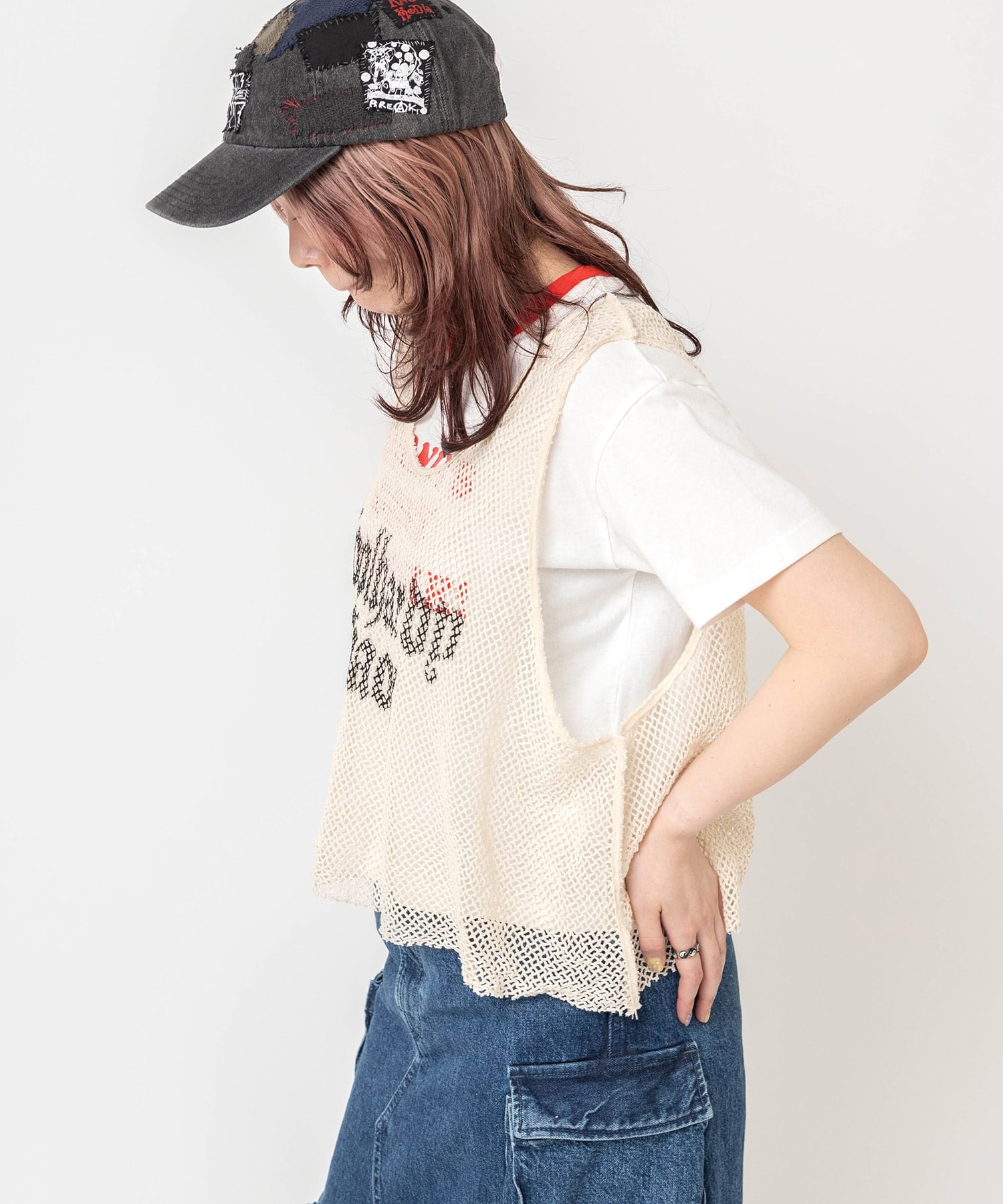 ライトベージュ