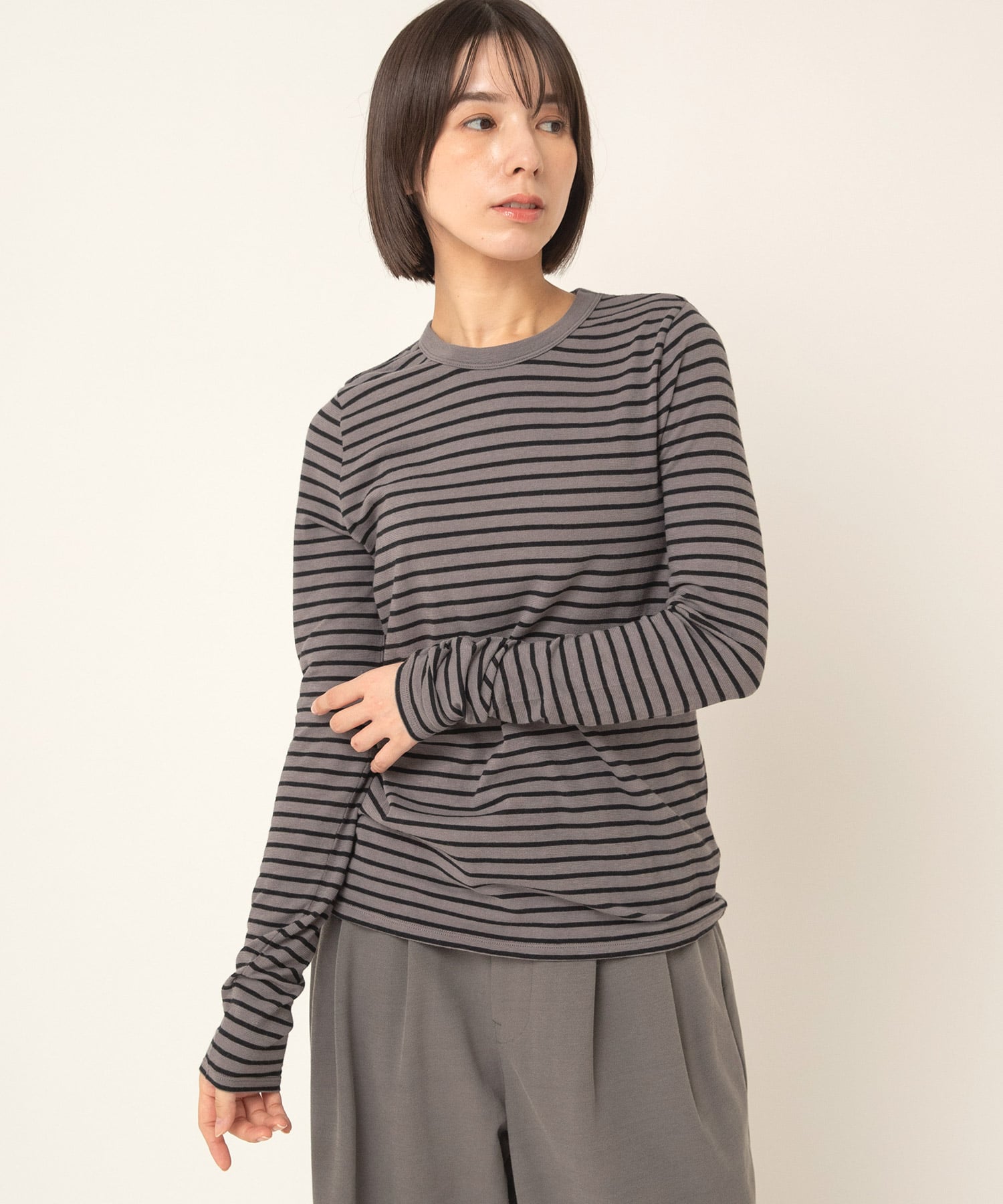 グレー/ブラック