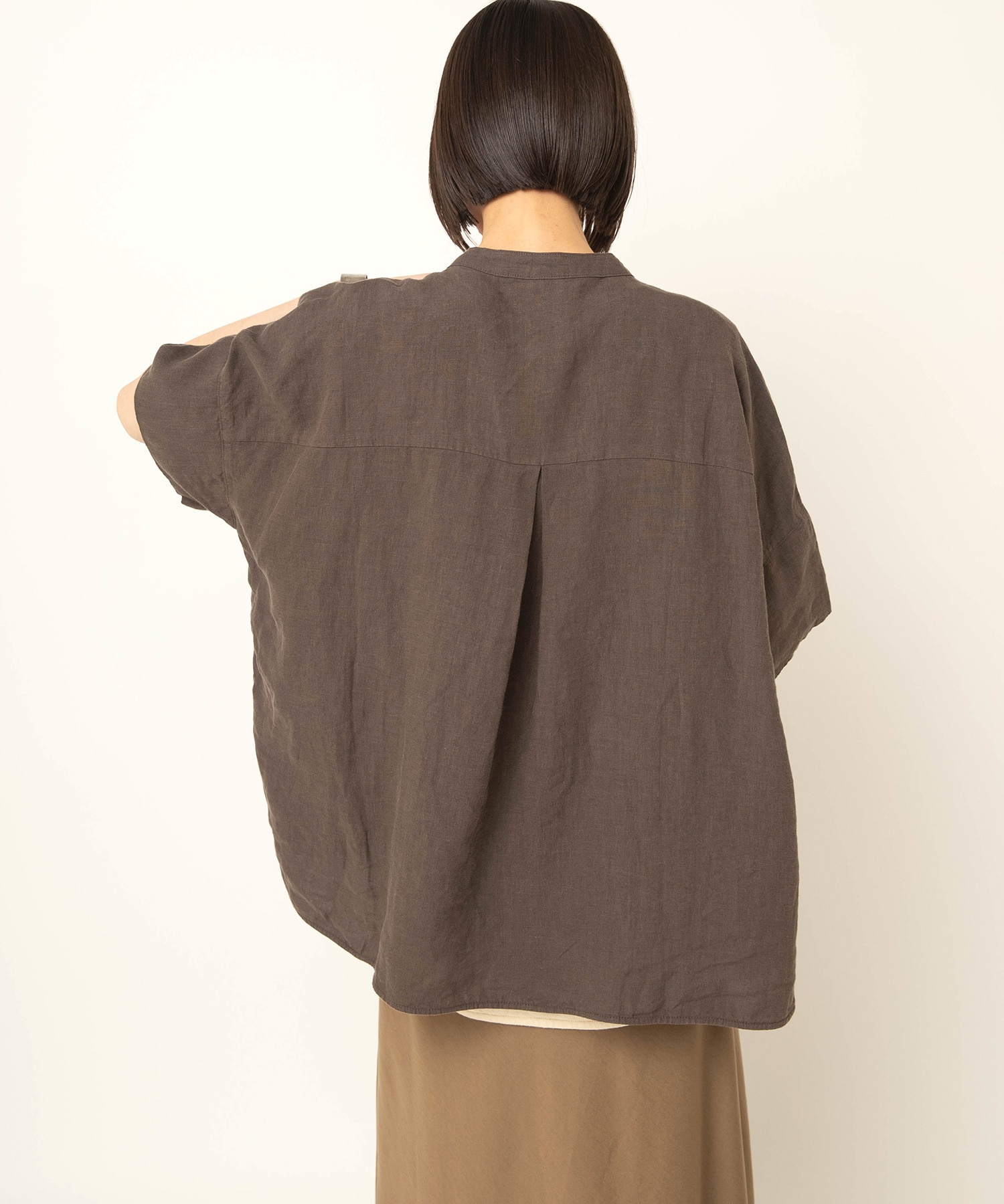 ダークブラウン