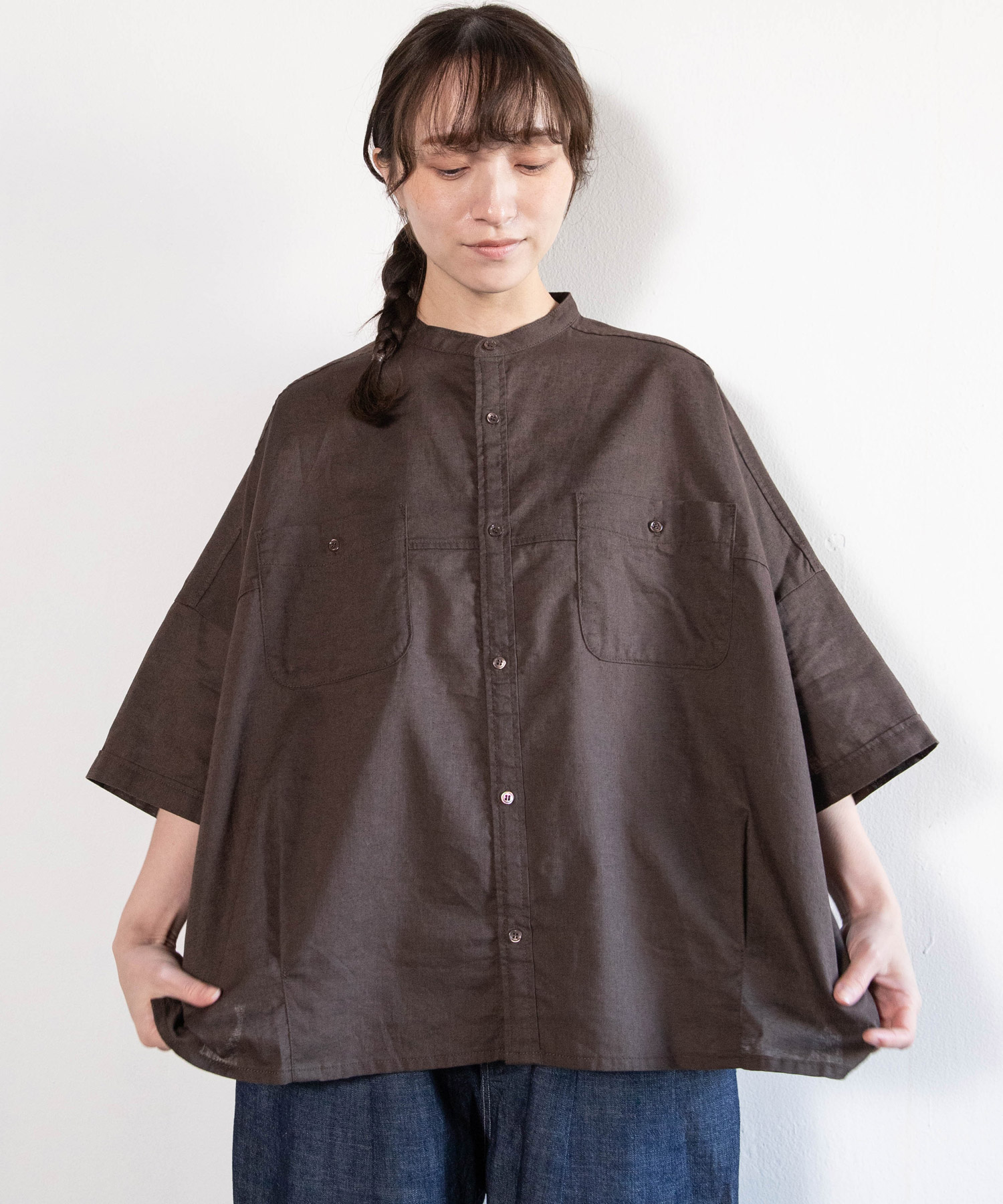 ダークブラウン