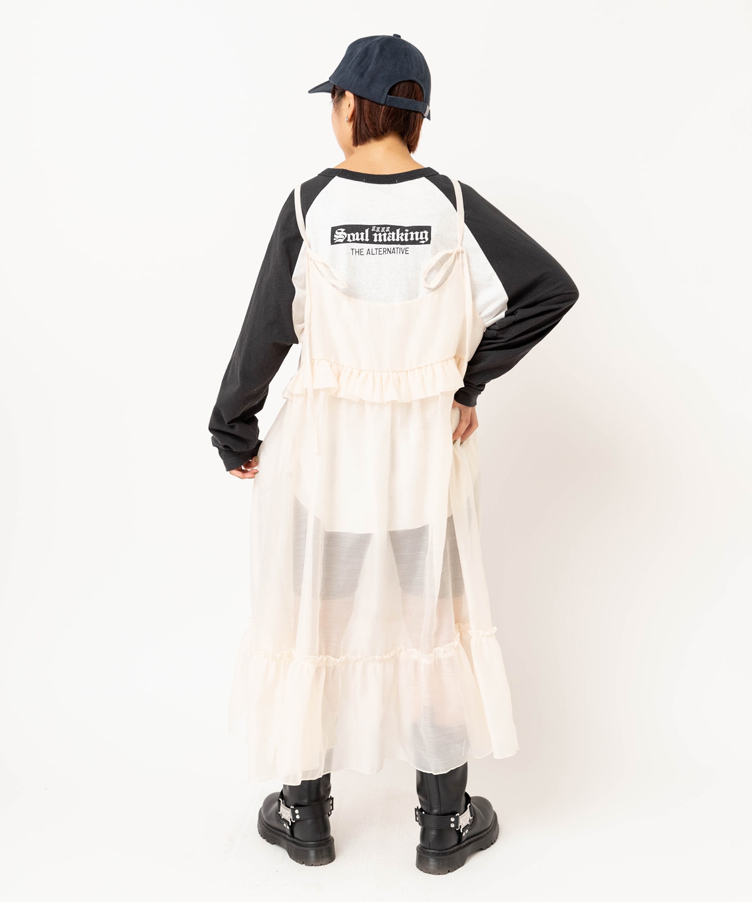 ライトベージュ