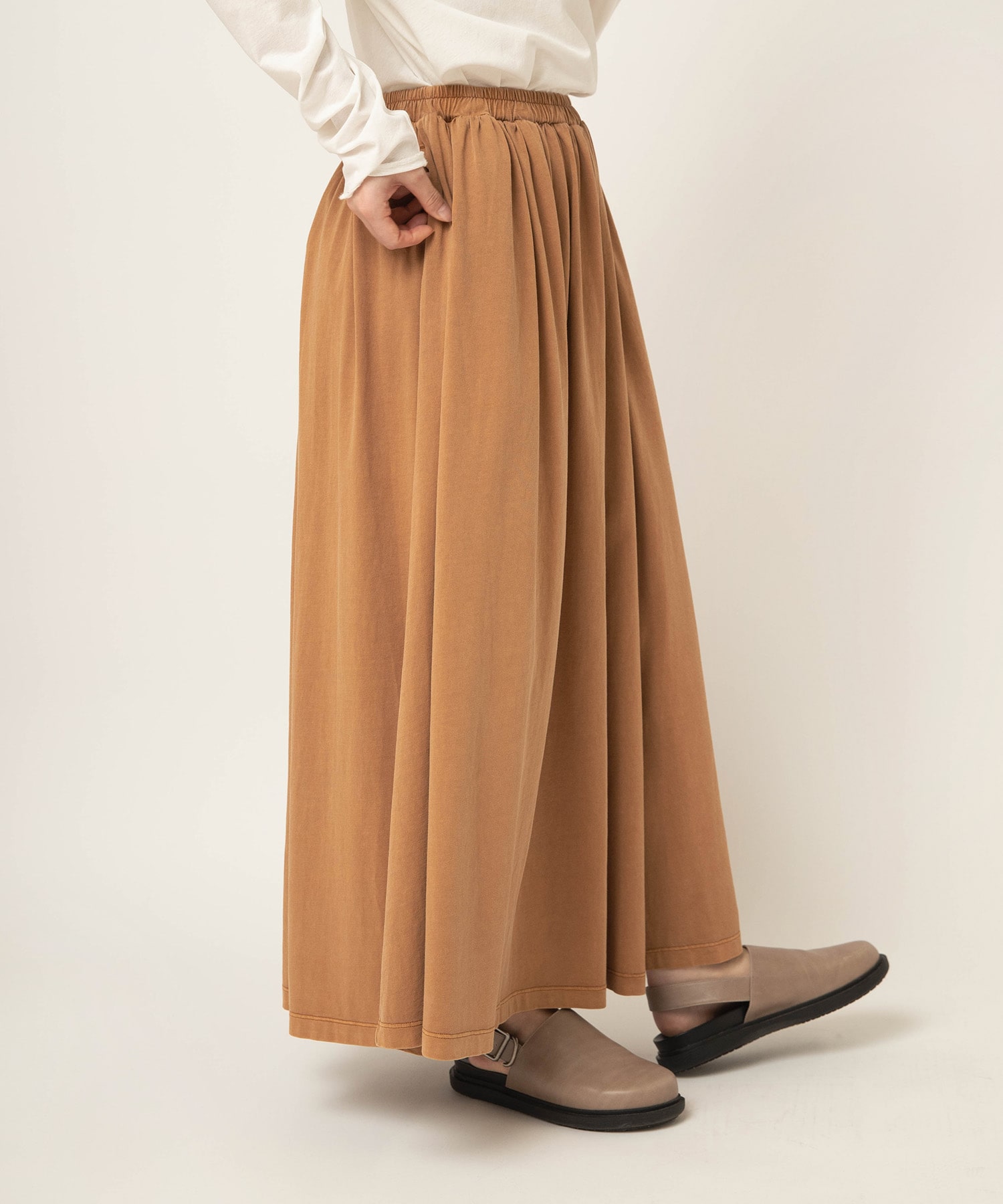 オレンジベージュ