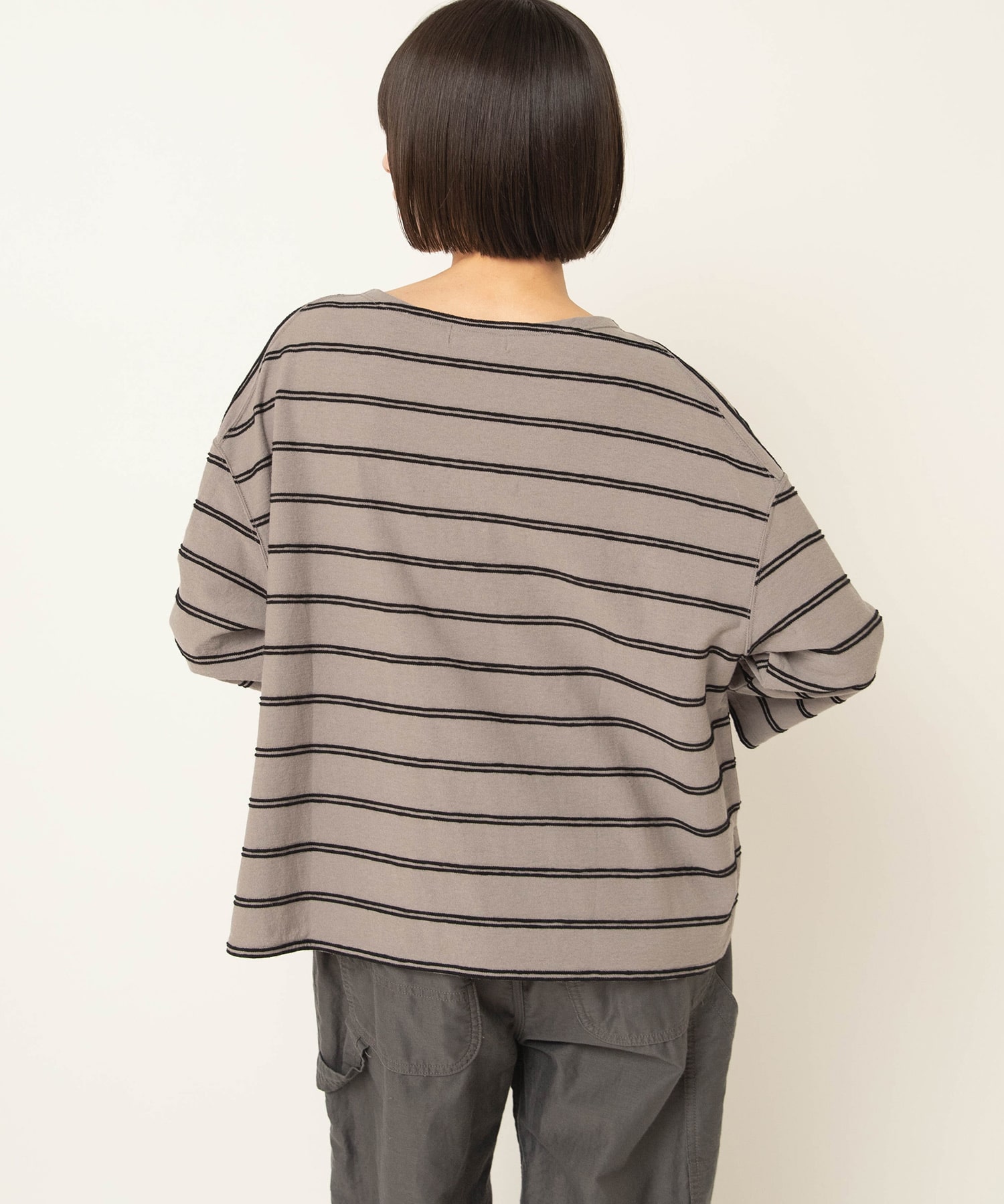 グレー/ブラック