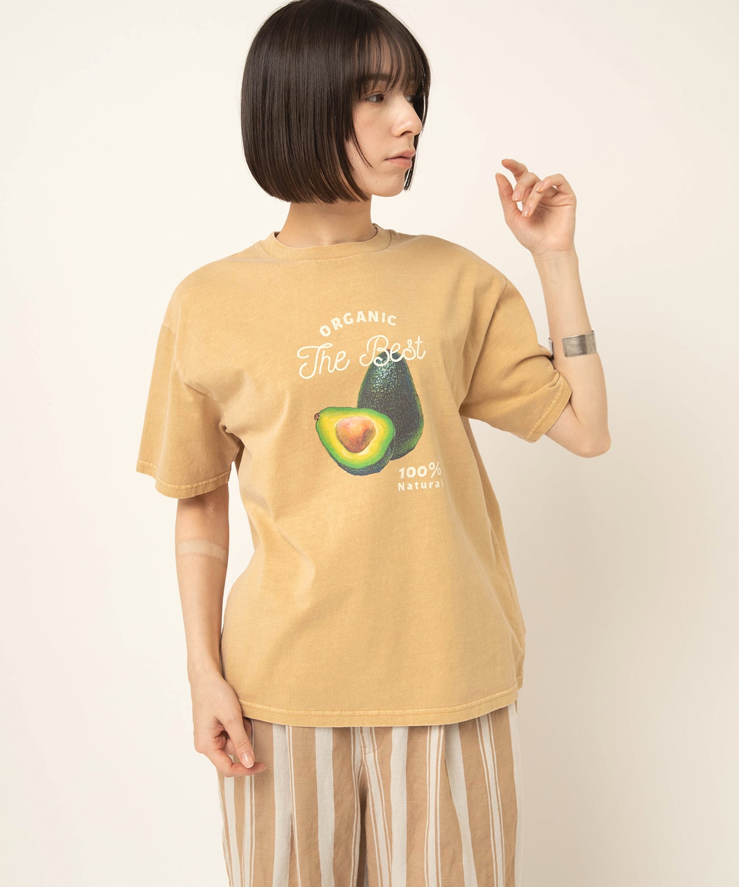 イエローベージュ