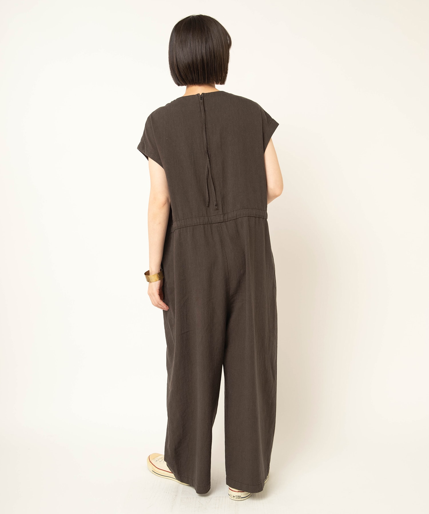 グレイッシュブラウン