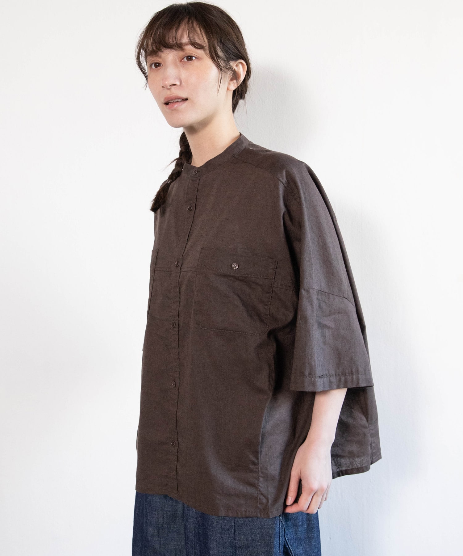 ダークブラウン