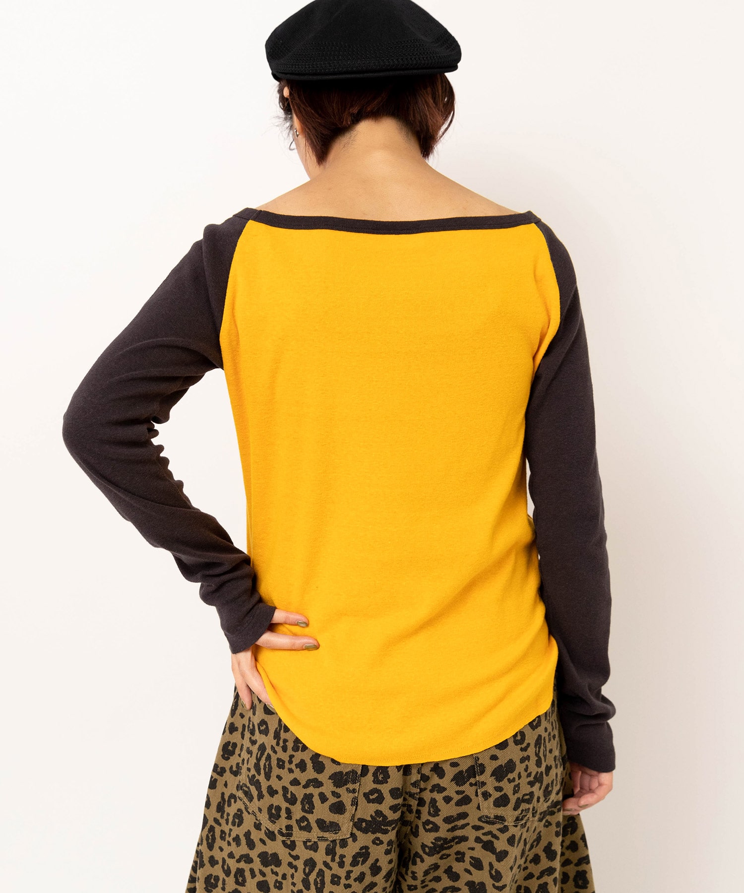 マスタード/ブラック