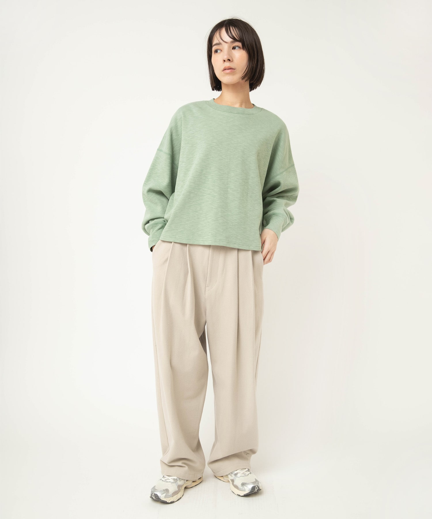 ミントグリーン