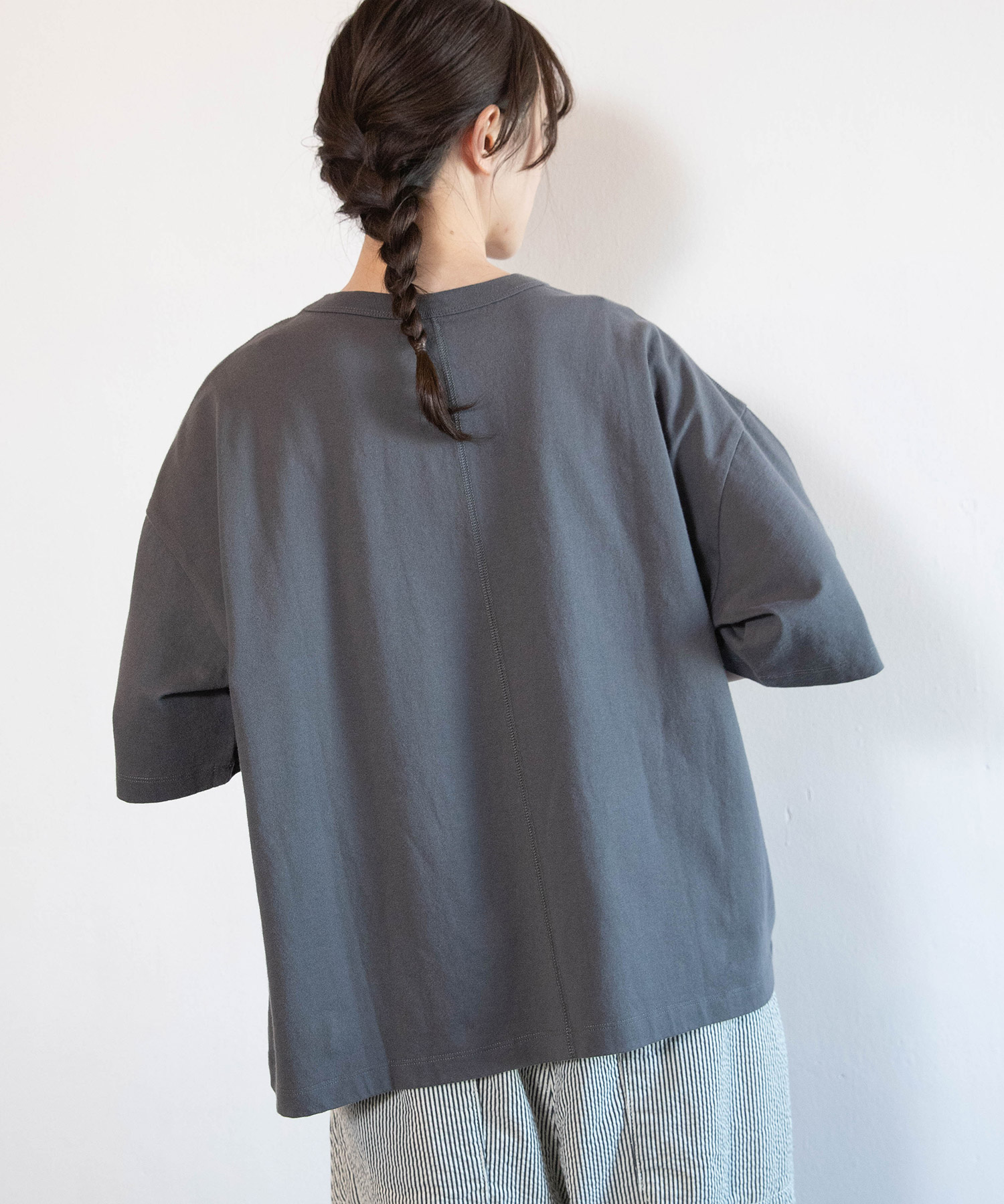 ストームグレー