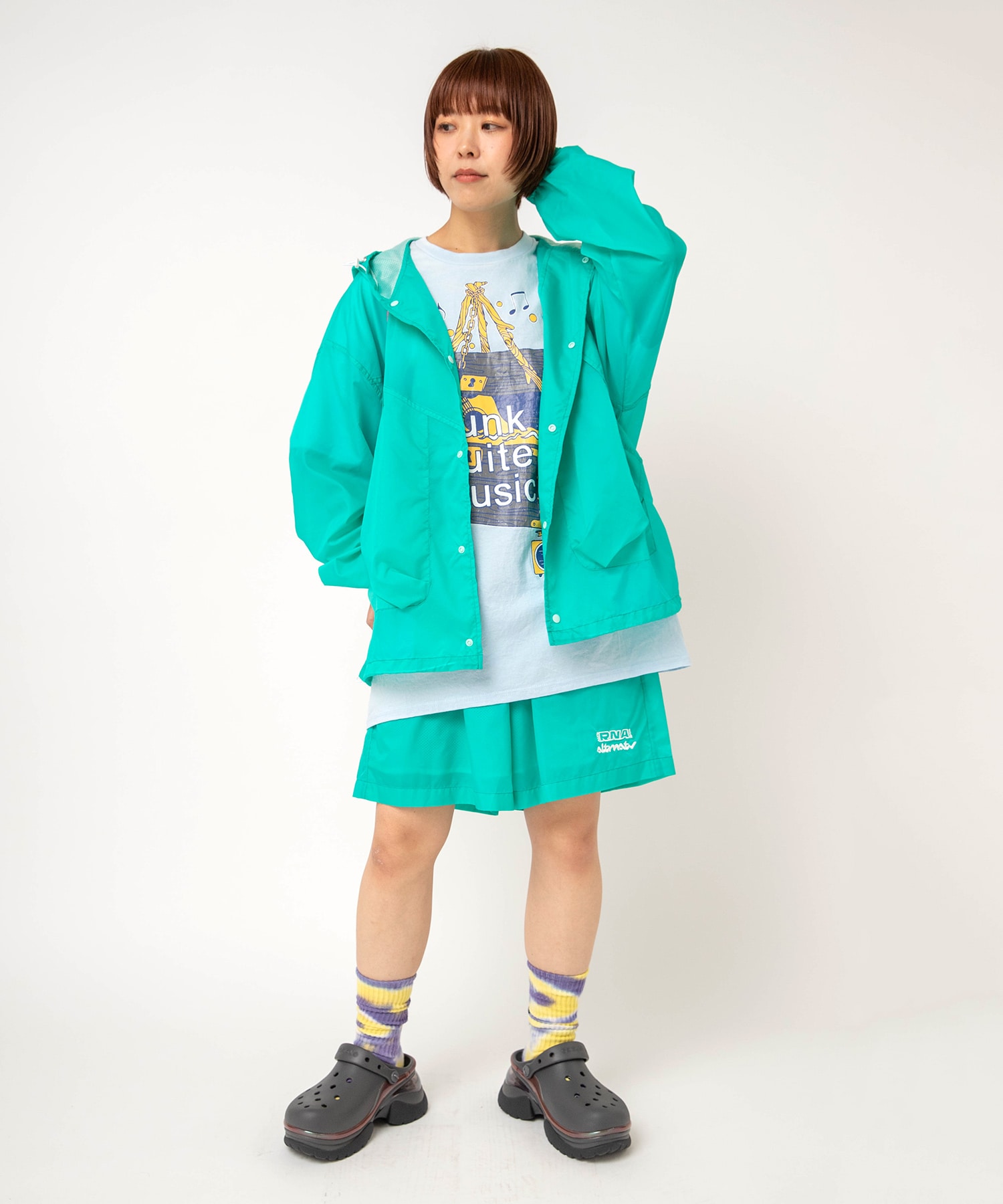 ライトブルー