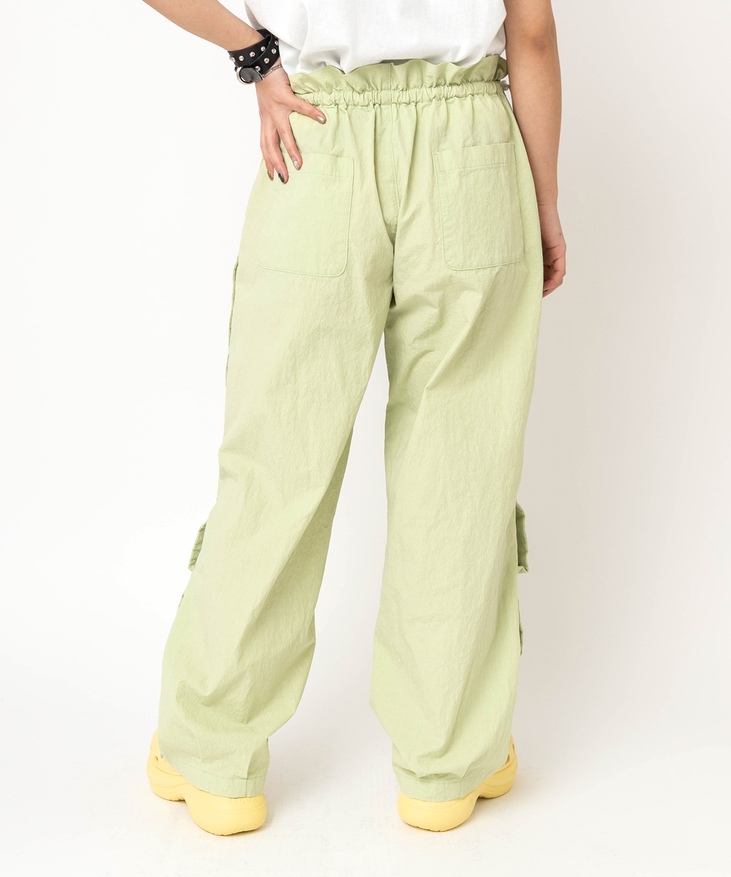 ライムグリーン