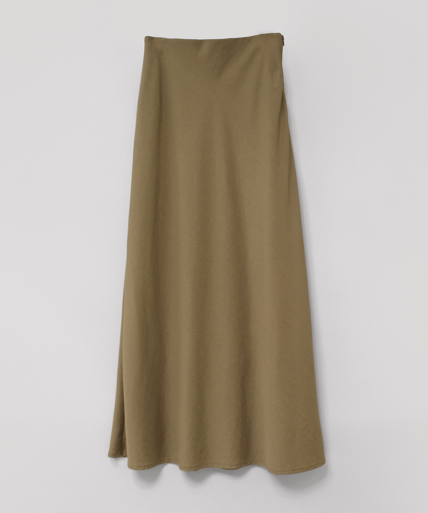 カーキベージュ