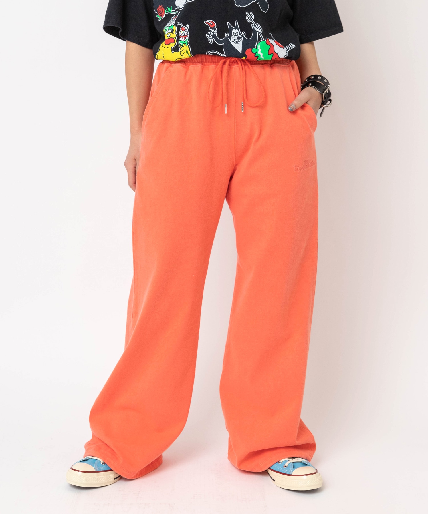 ネオンオレンジ