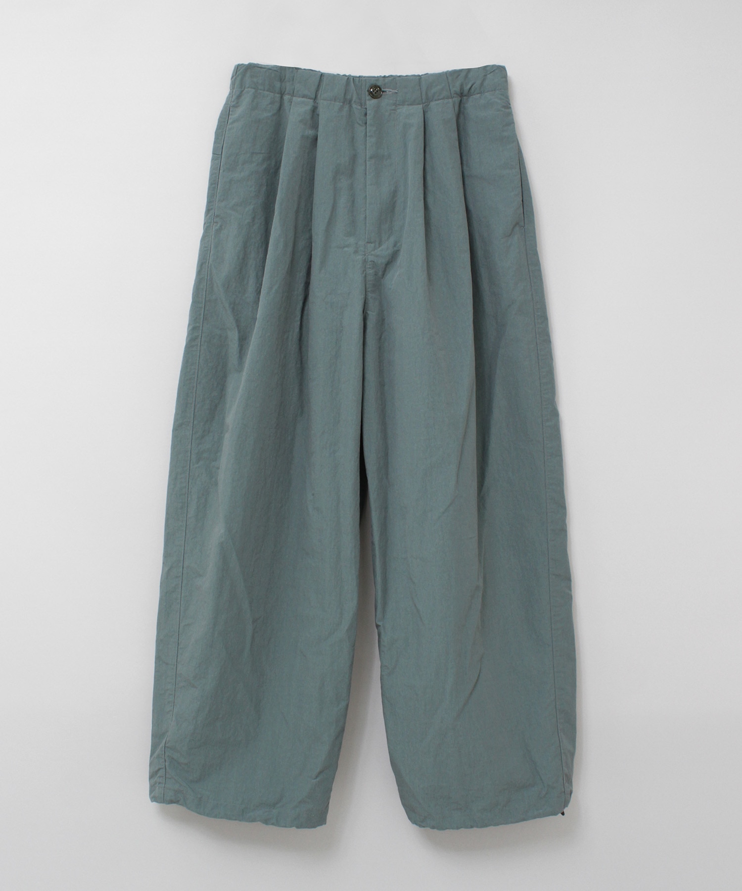 くすみグリーン