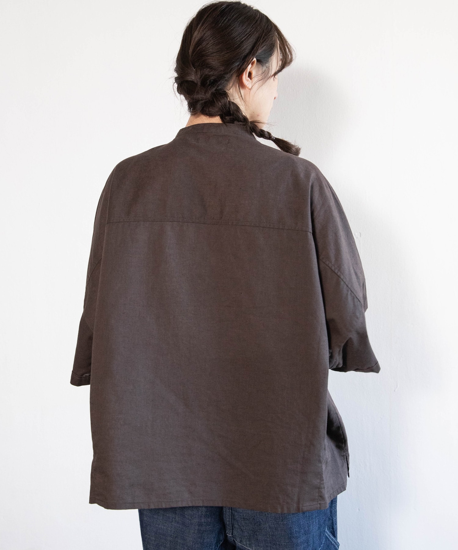 ダークブラウン