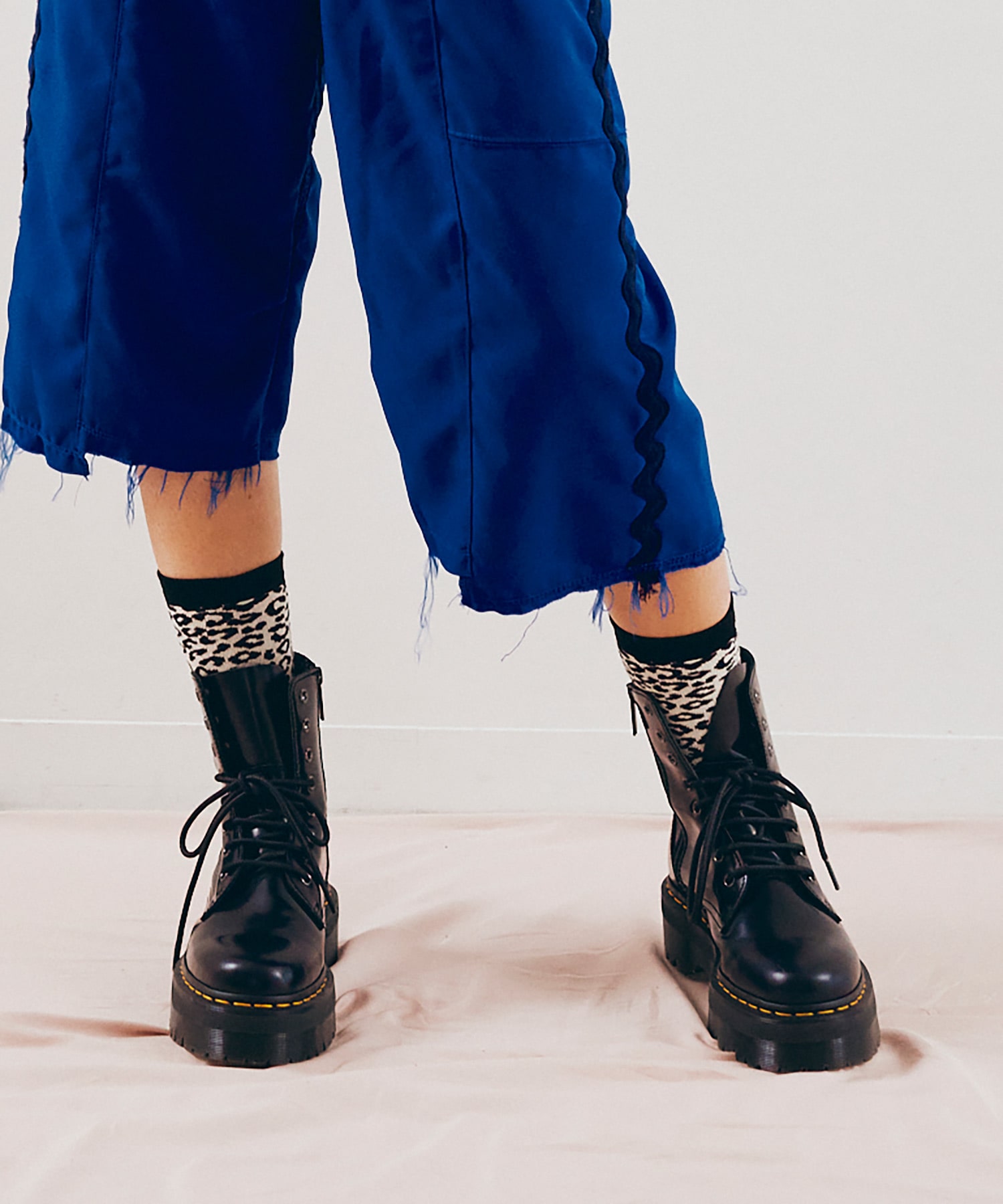 ベージュ/ブラック