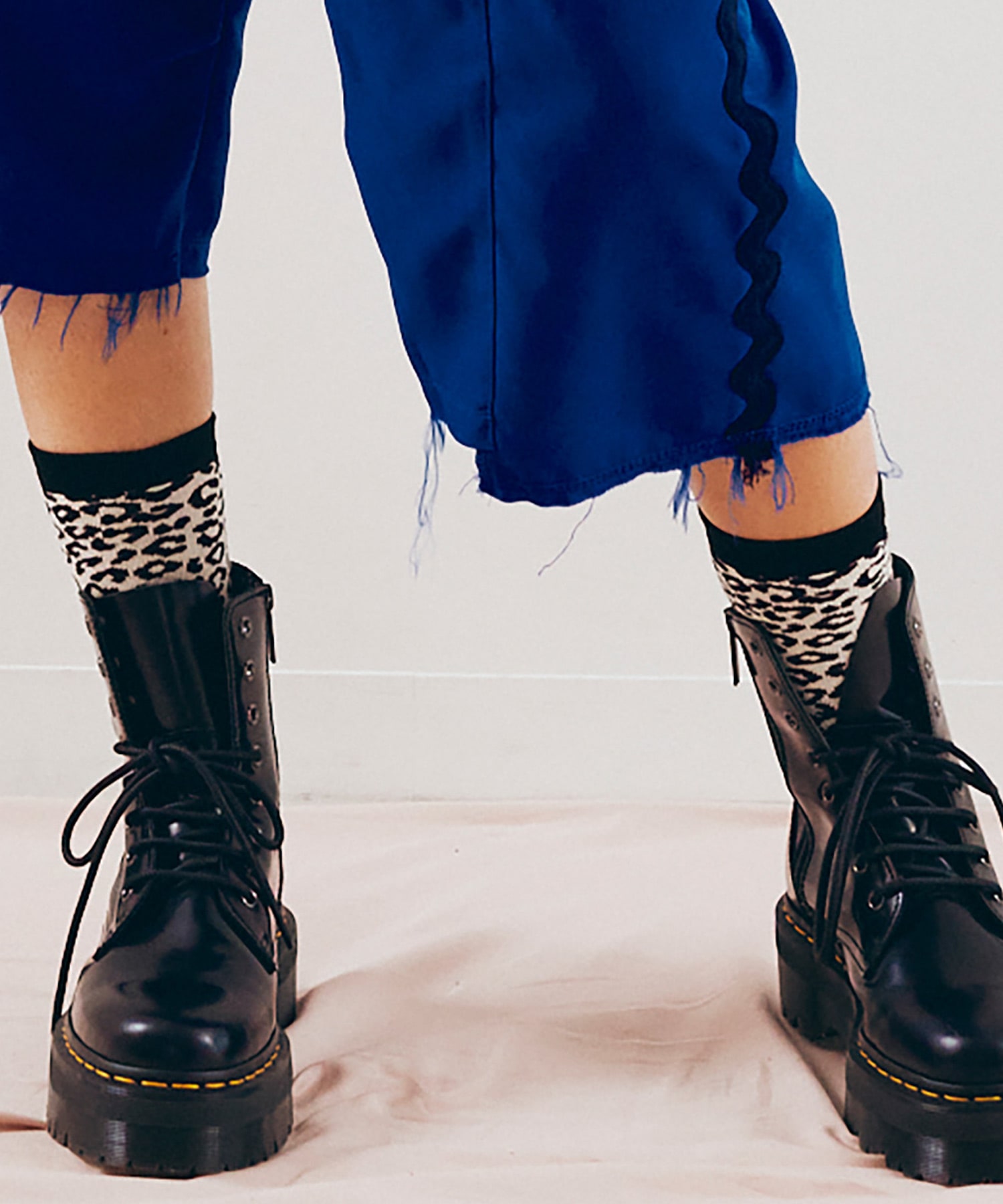 ベージュ/ブラック