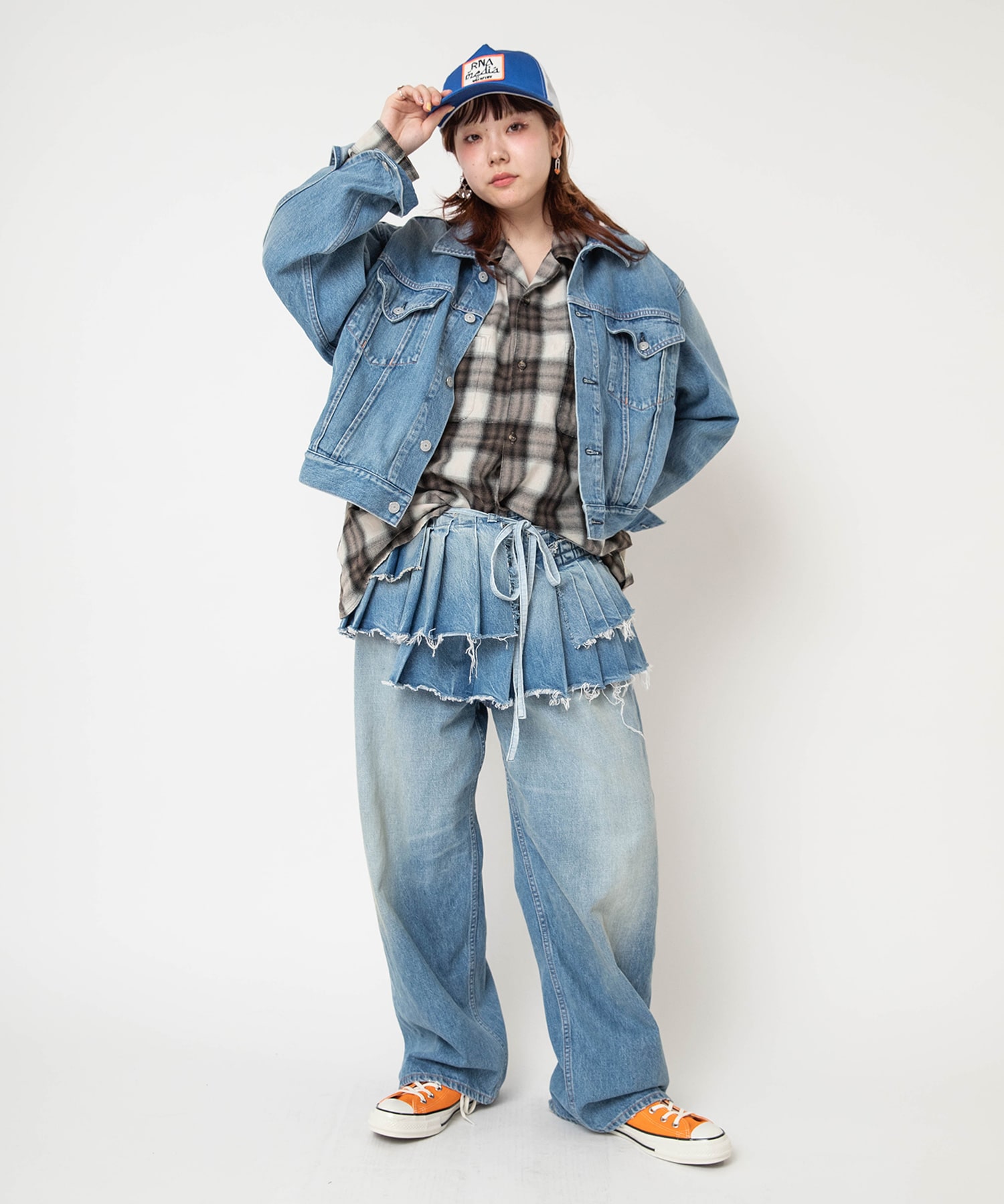 ブルー
