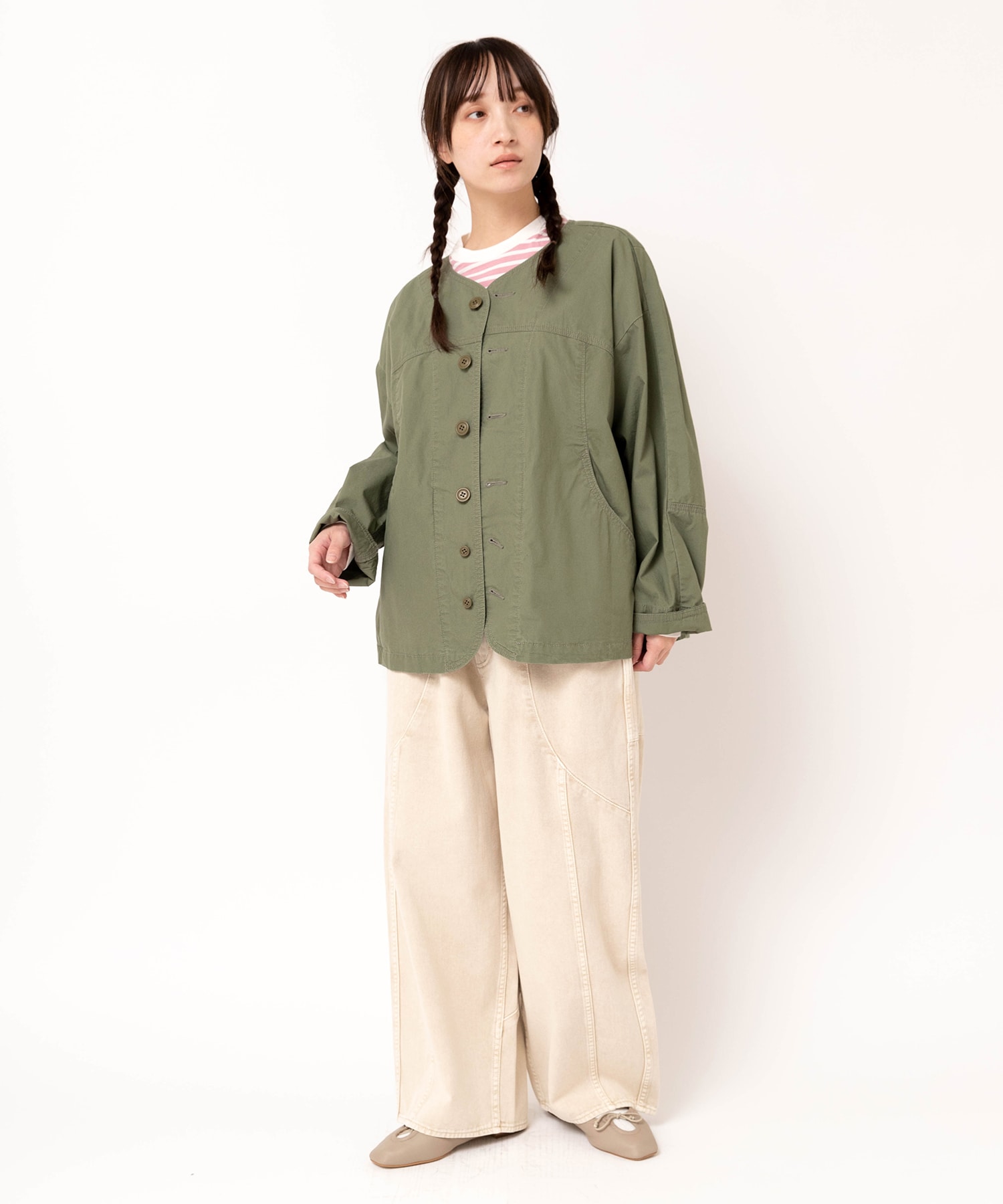 オリーブグリーン