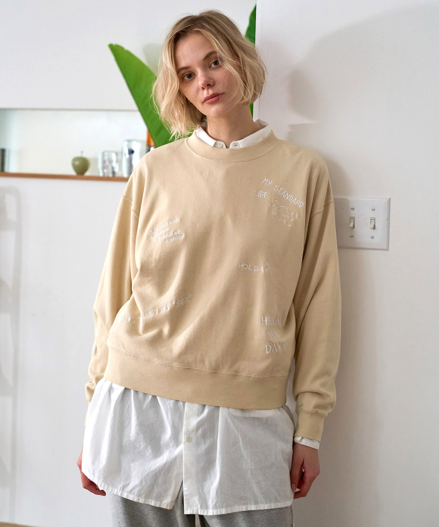 ライトベージュ