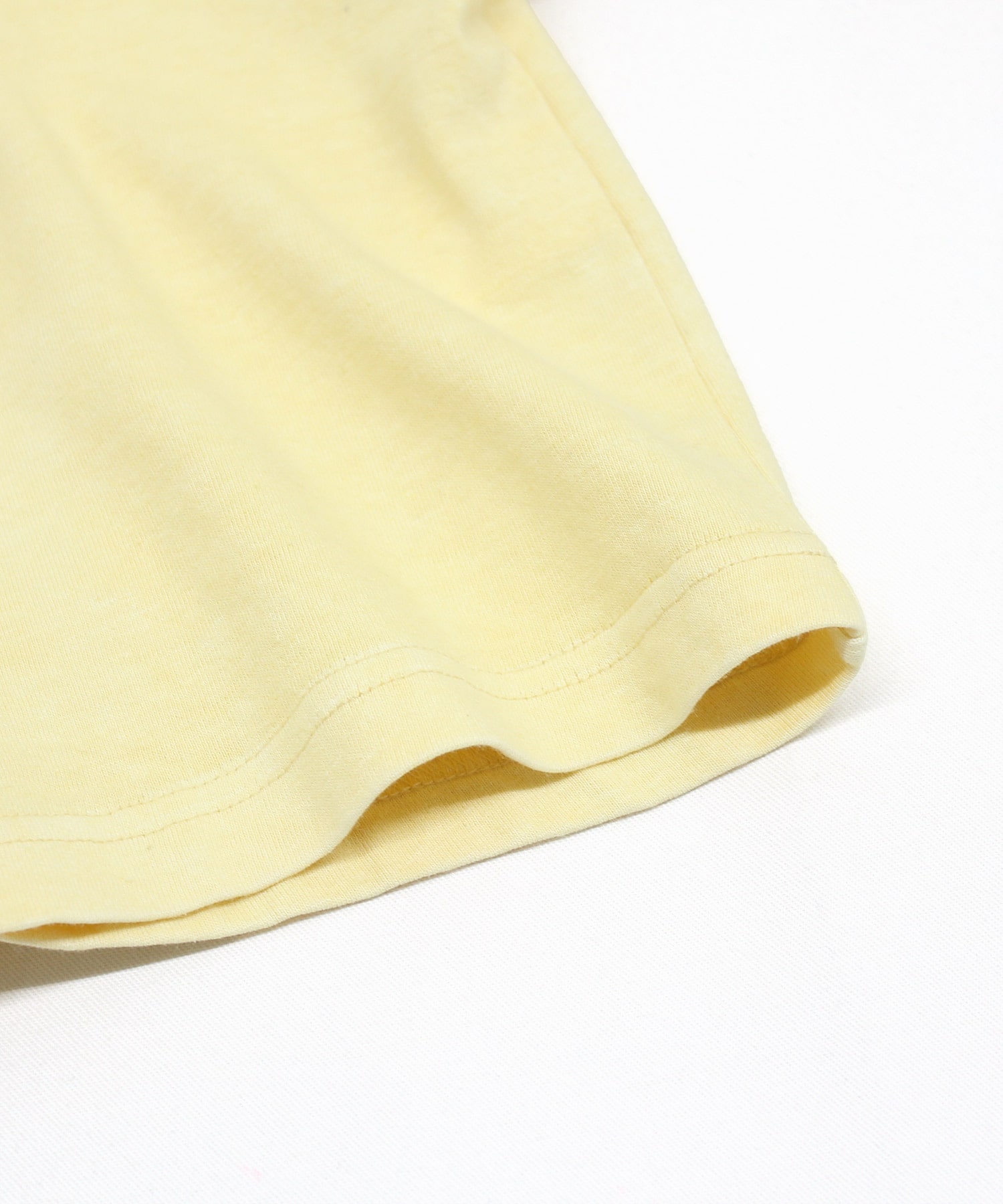 エッグイエロー