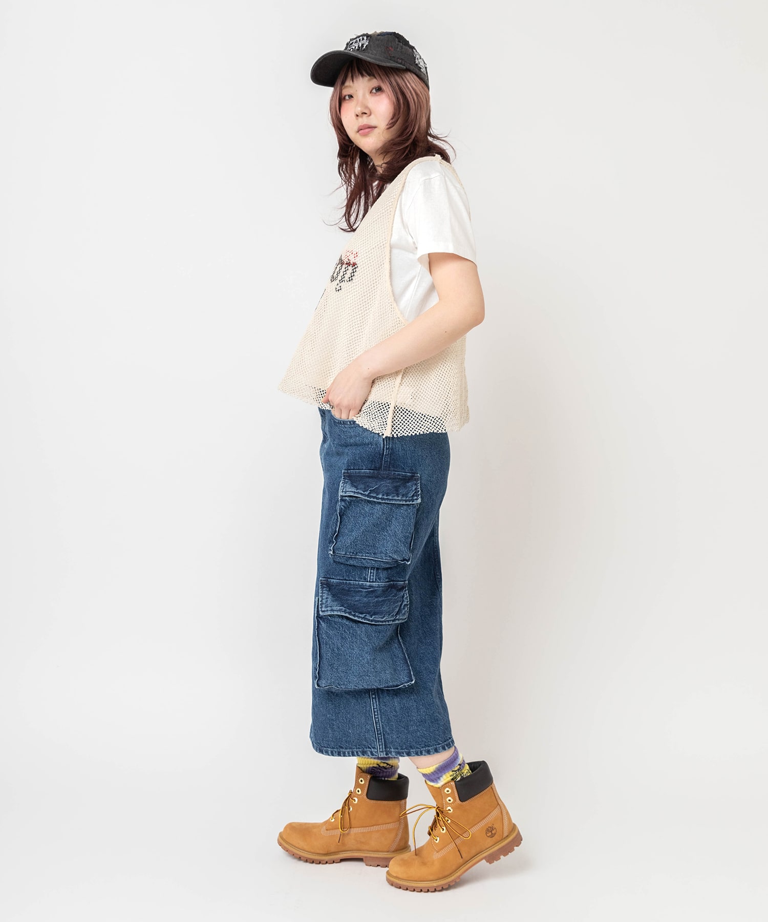 ライトベージュ