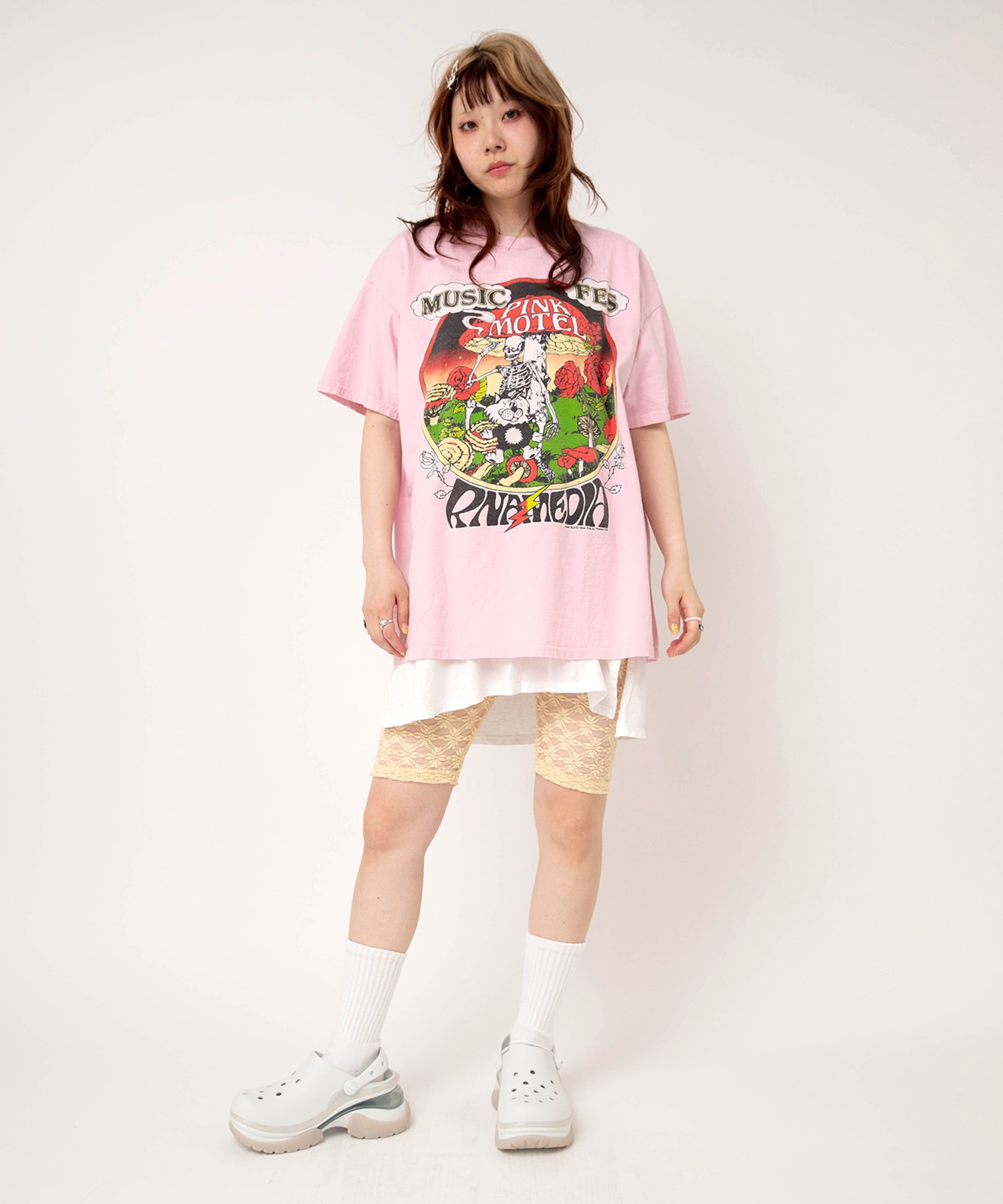 ピンク