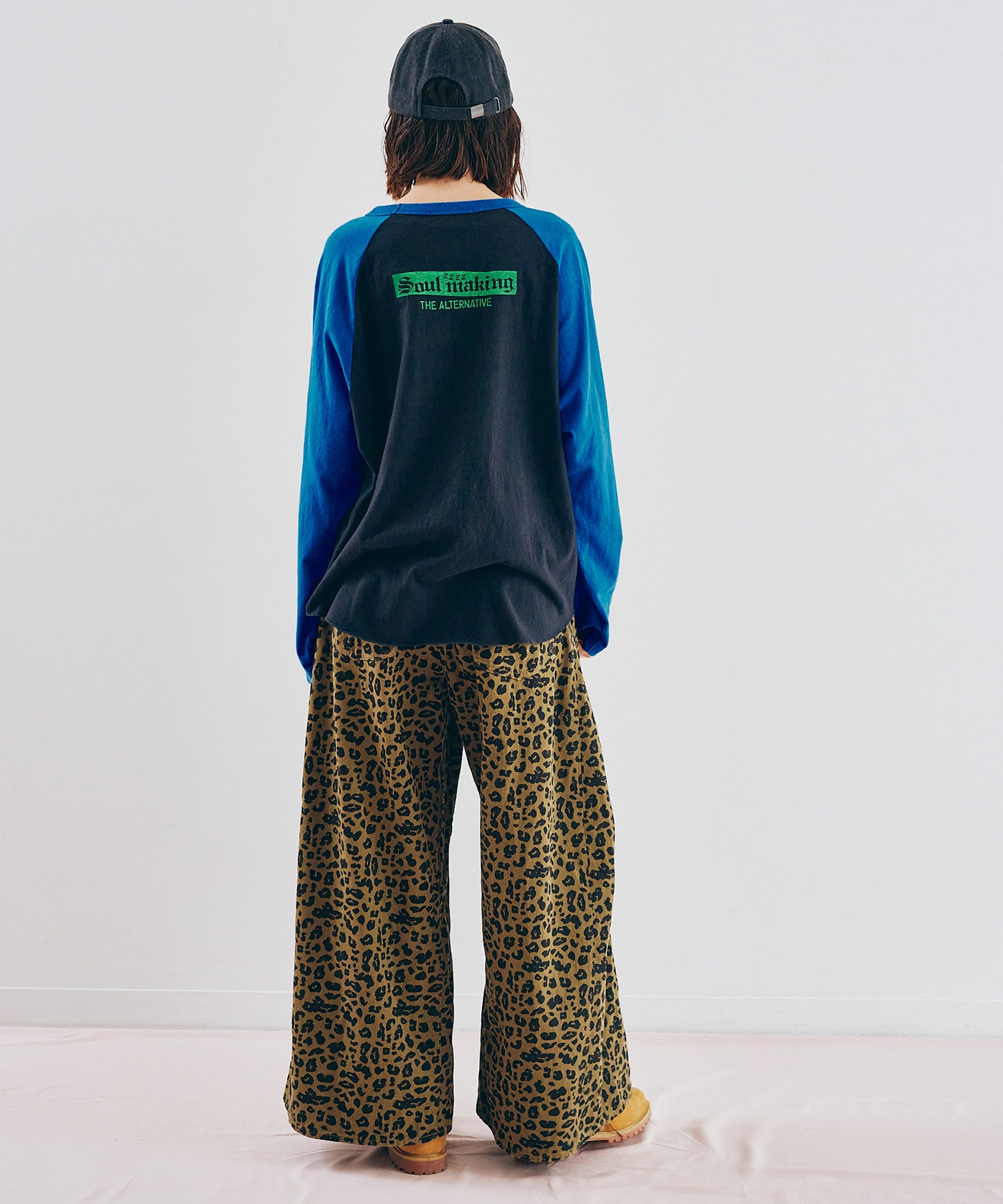 ホワイト/スミクロ