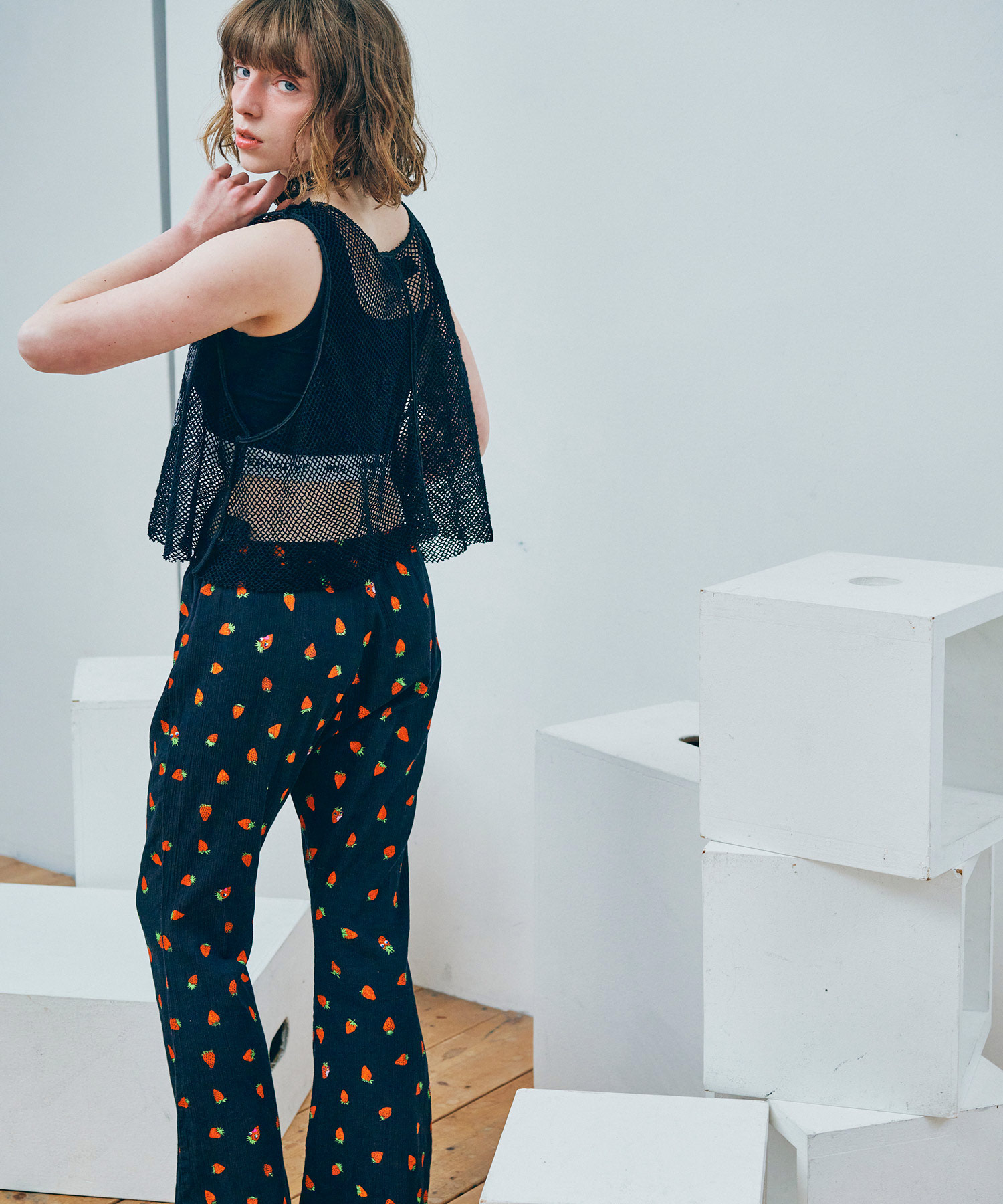 ライトベージュ