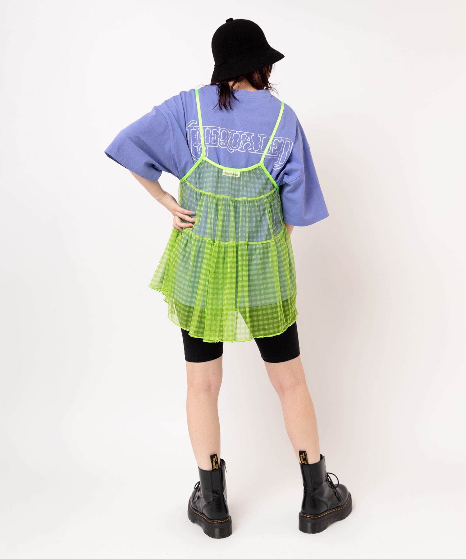 ライムグリーン