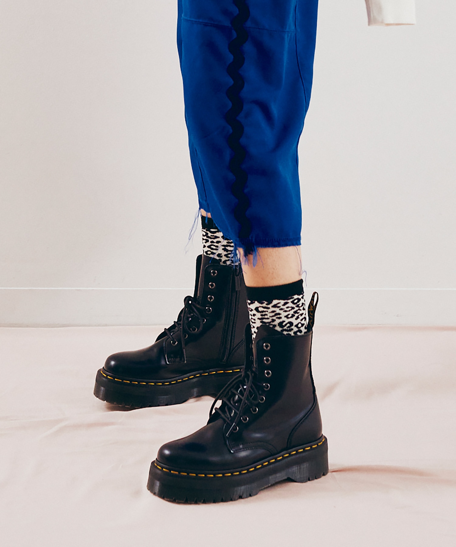 ベージュ/ブラック