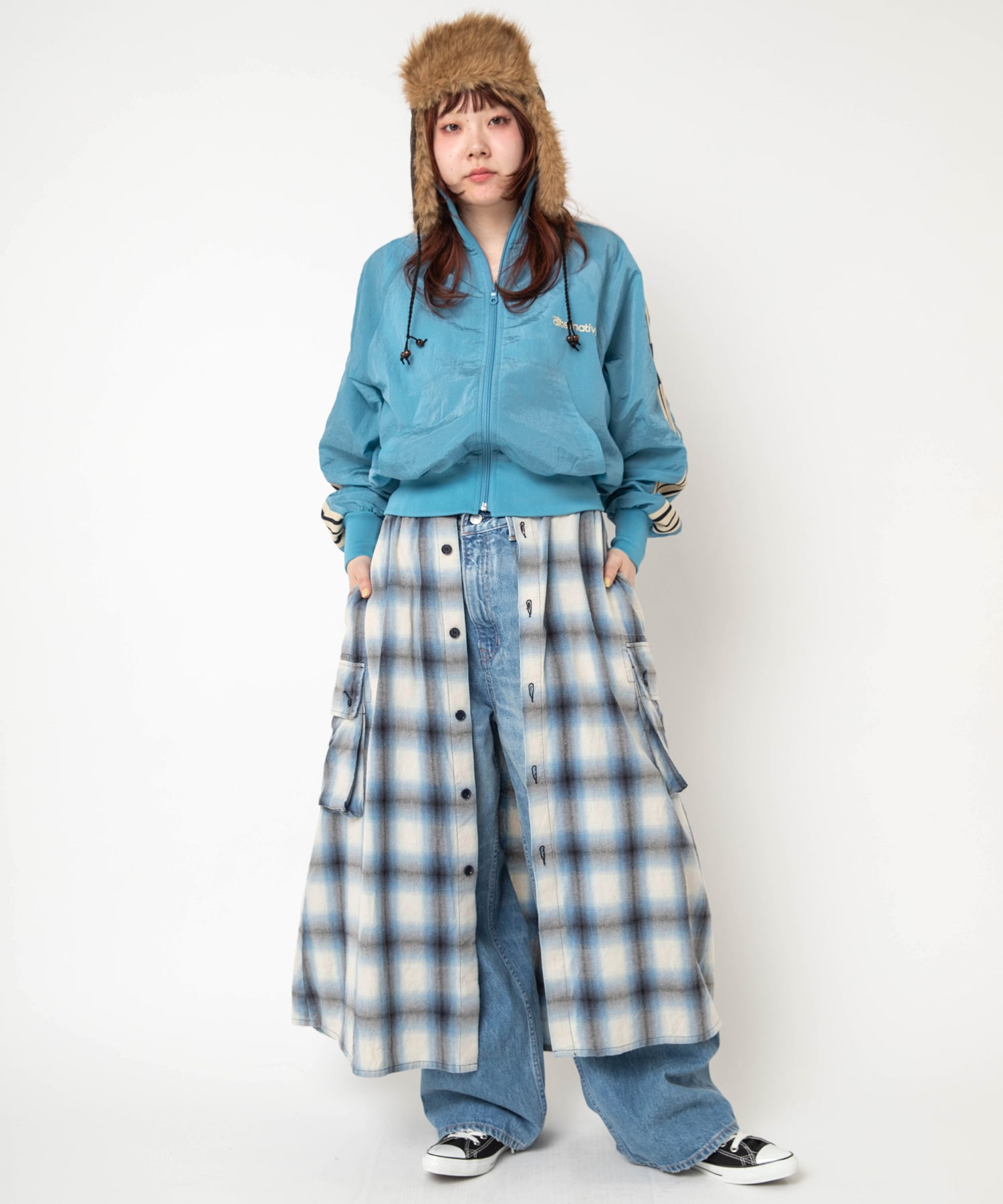 ブルー
