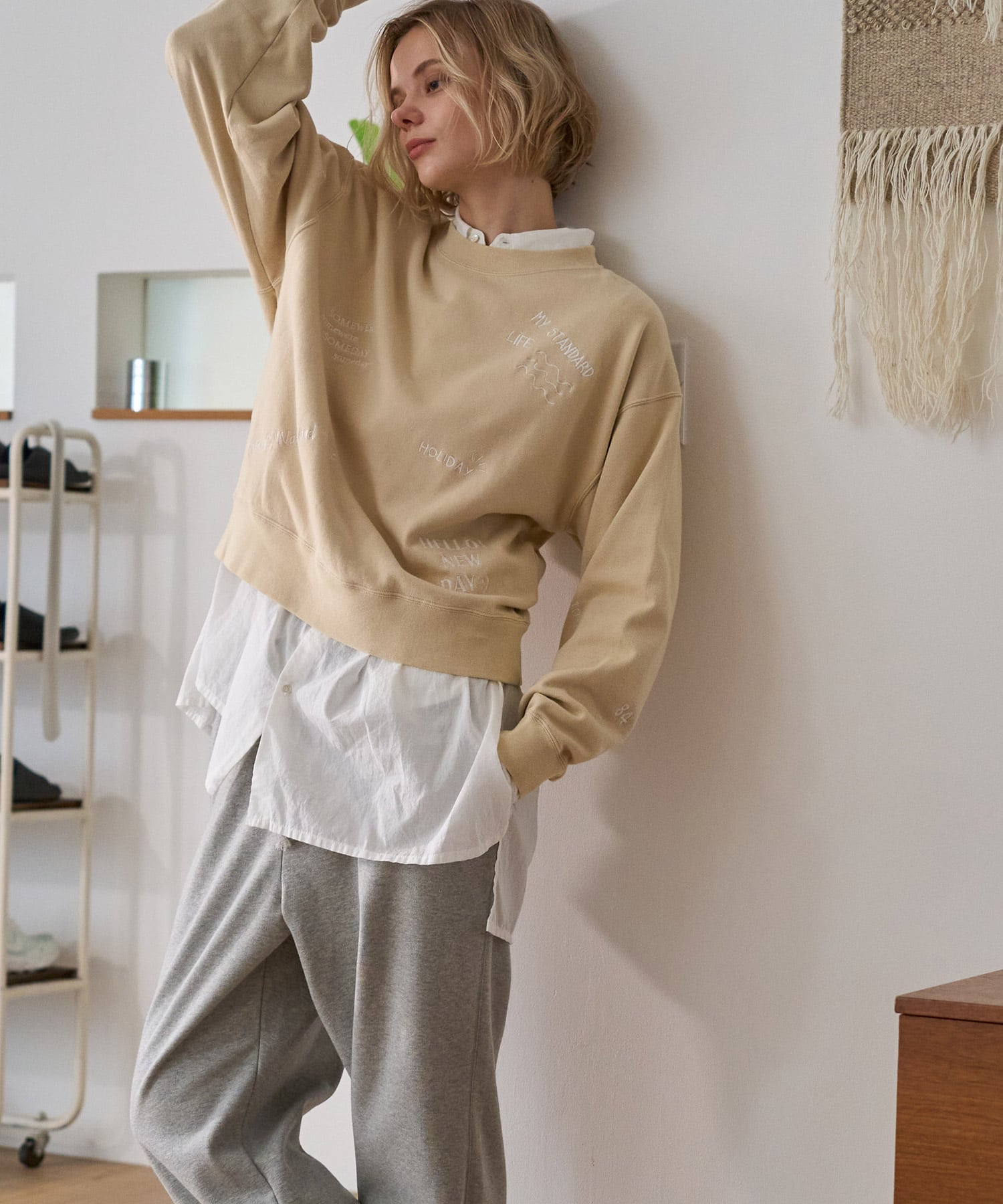 ライトベージュ